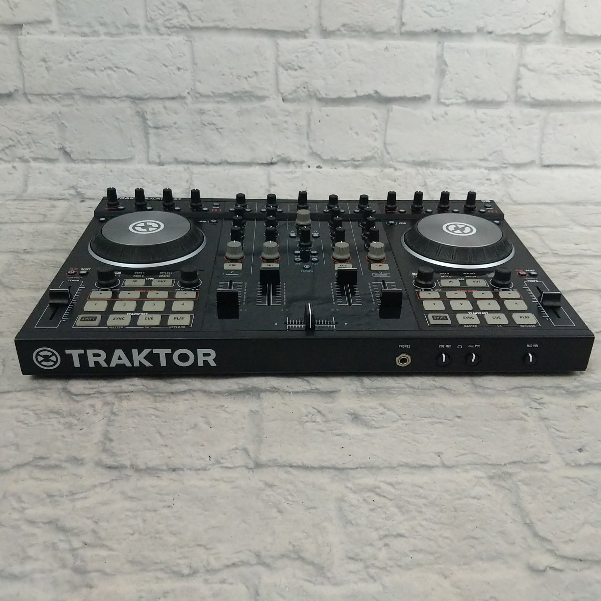 Native Instruments Traktor Kontrol s4 MK2 Controller - Evolution Music
