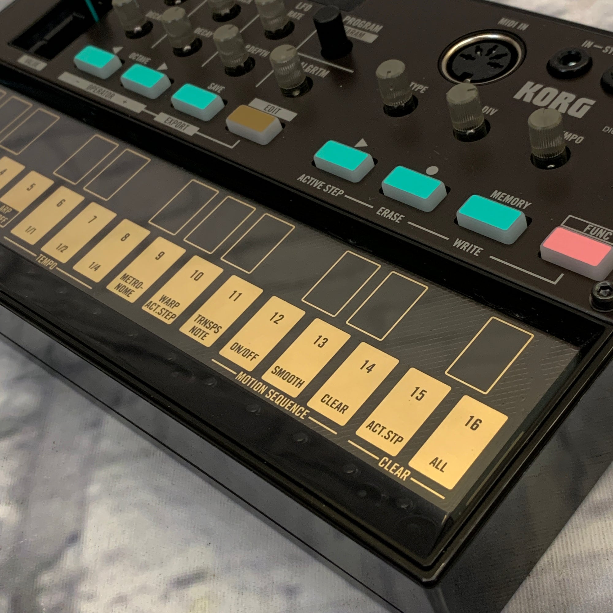 Korg Volca FM Digital FM Synthesizer - Evolution Music