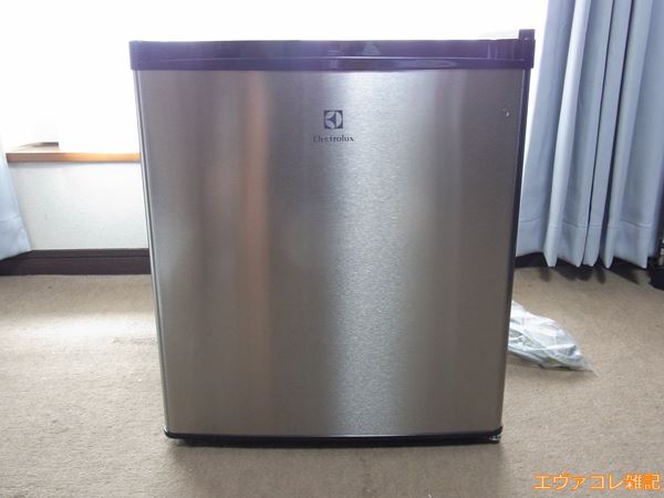 6畳の部屋に置いても気にならない小型・静音の冷蔵庫「ERB0500SA」を