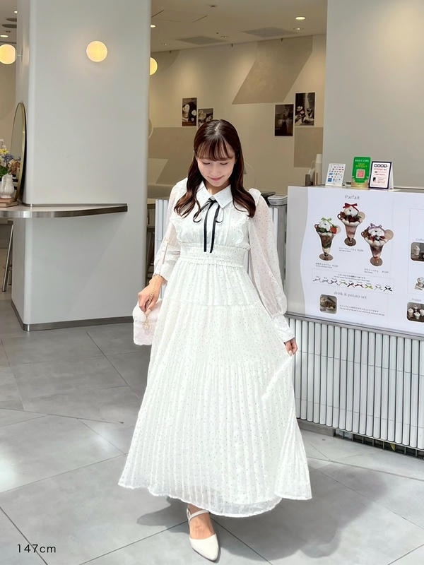 タックフリル襟ワンピース｜evelyn（エブリン）公式通販サイト