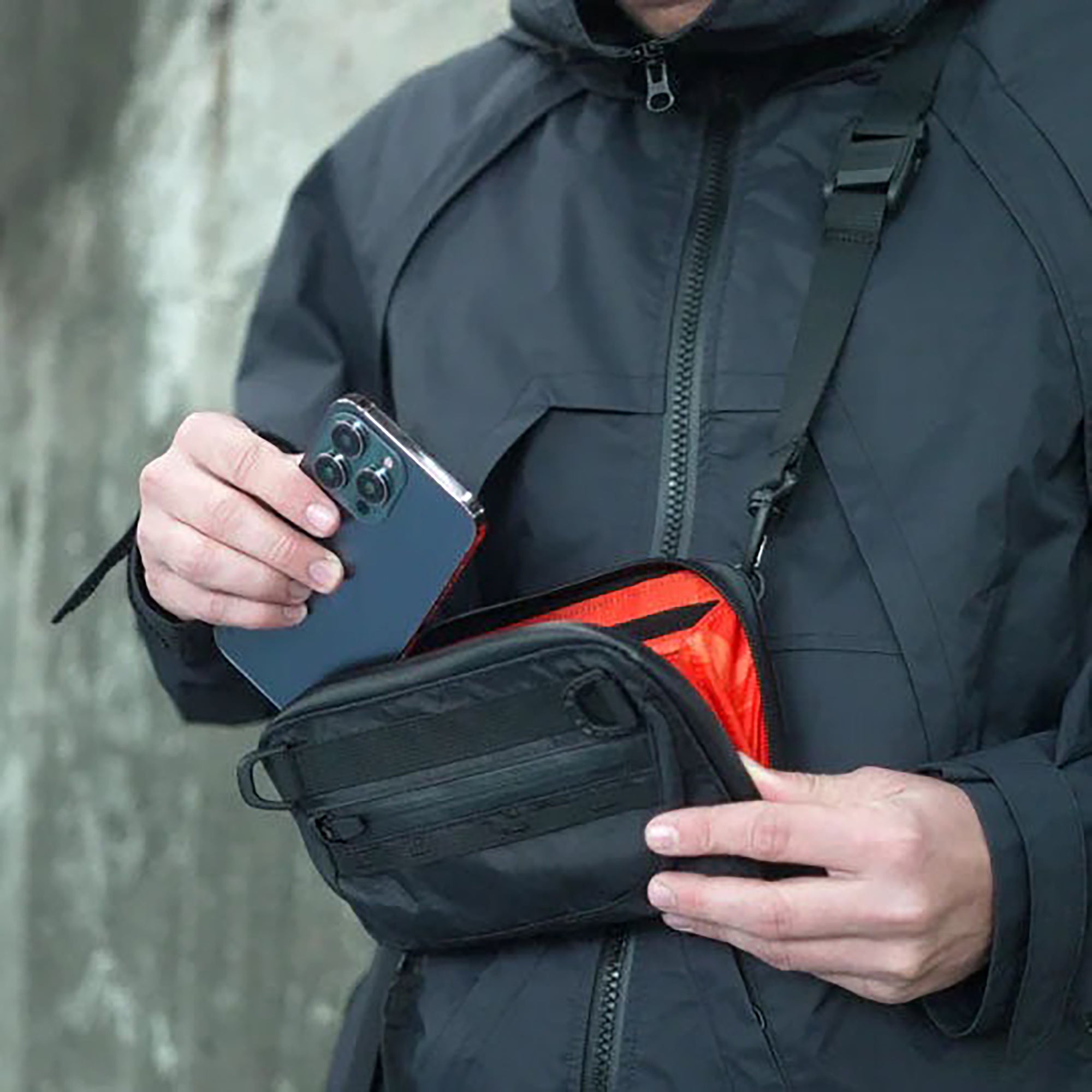 CODE OF BELL ANNEX CASE II | Sling-compatible compact case