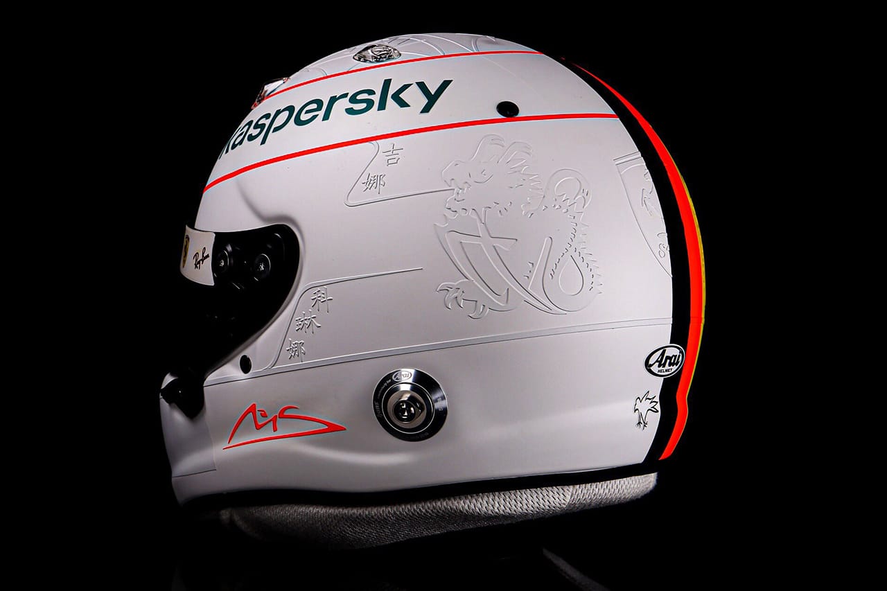 セバスチャン・ベッテル、ミハエル・シューマッハ仕様の特別ヘルメット