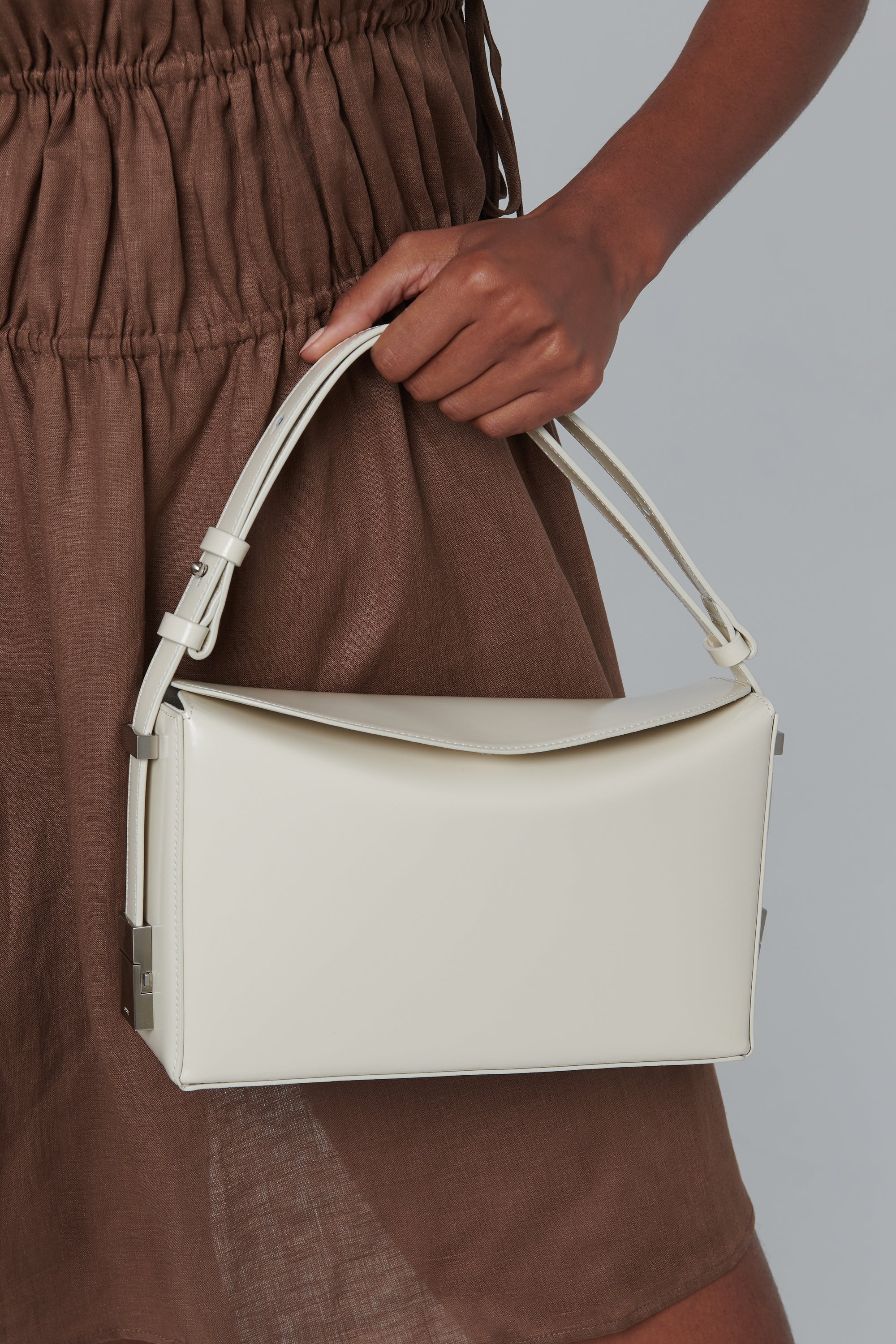 Osoi White Sandy Leather Shoulder Bag