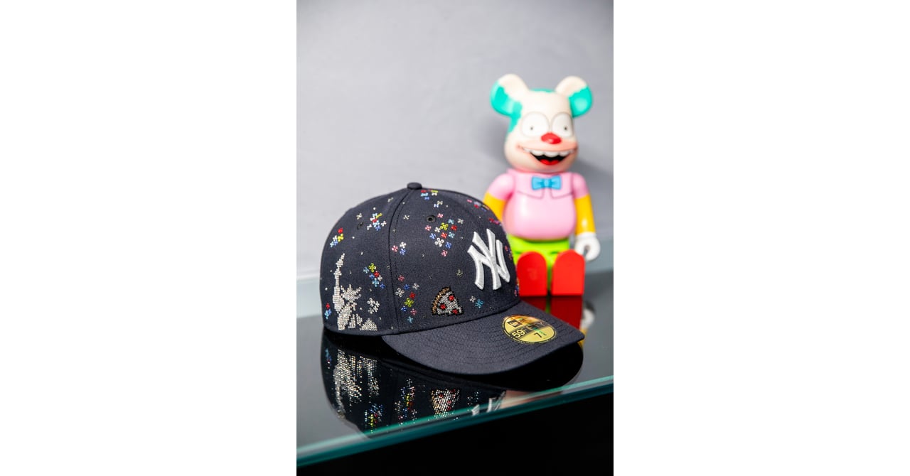 LA発「クチュール」、ジュエリーでアップデートしたニューエラキャップ