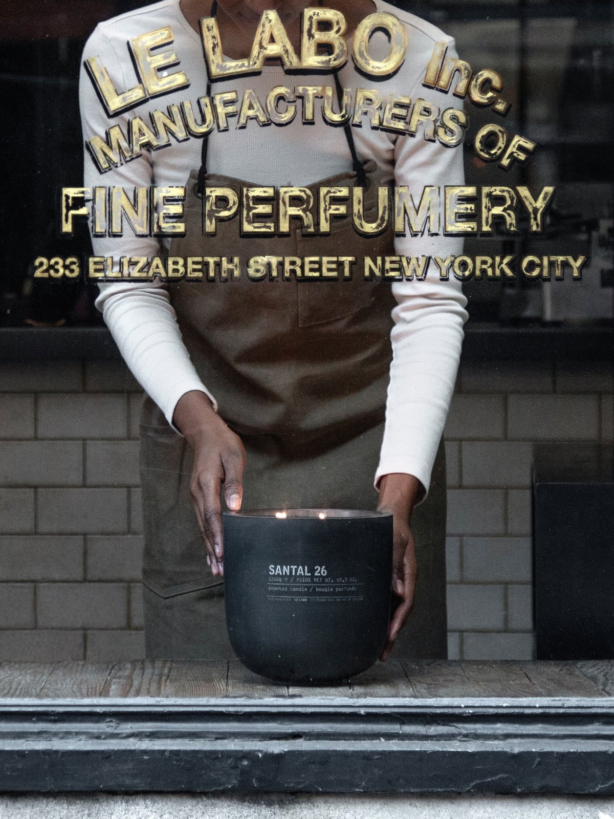 ル ラボ」のアイコニックなコンクリート キャンドルの限定カラーを1