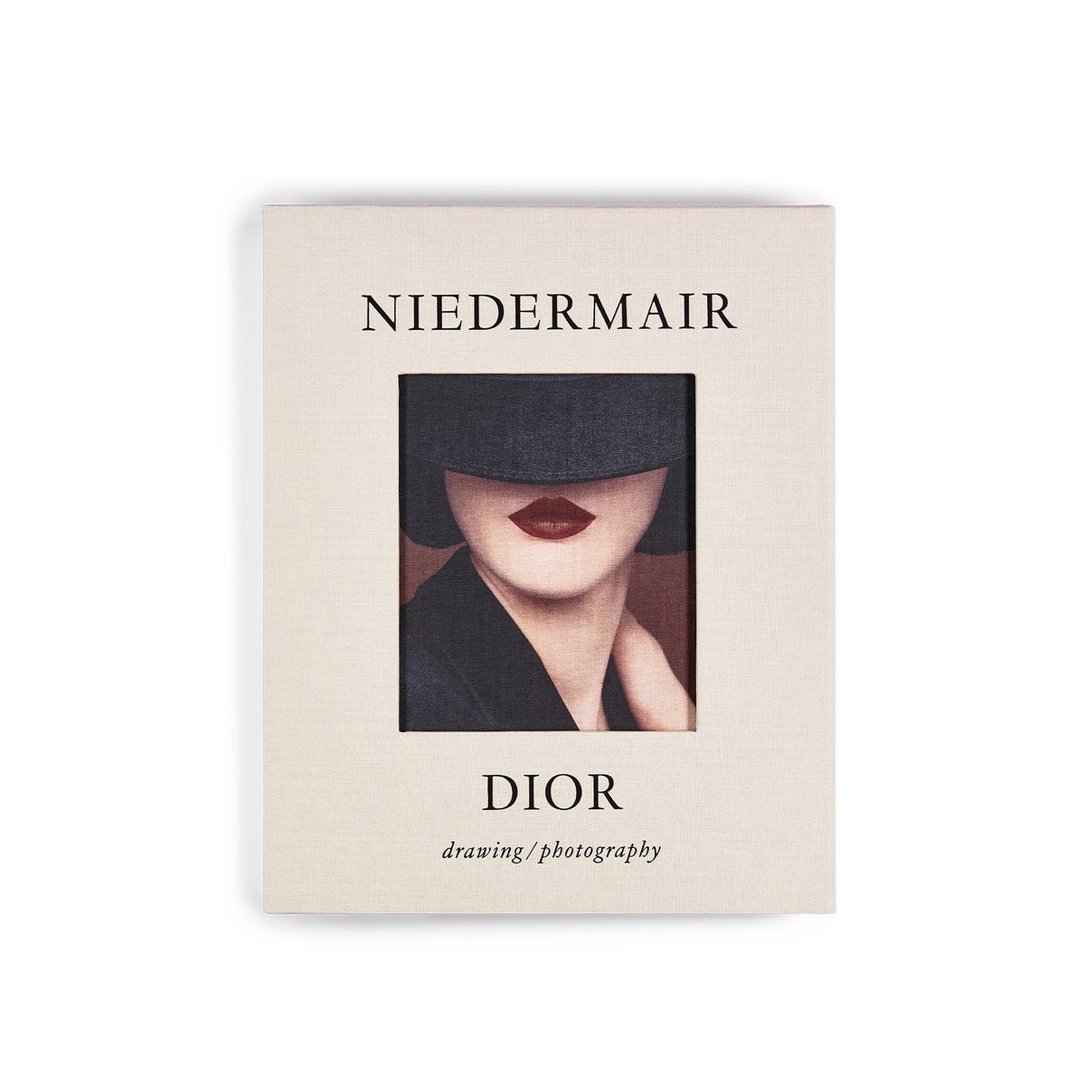 ディオール、ブリジット・ニーデルマイルとの創作をまとめた書籍を刊行