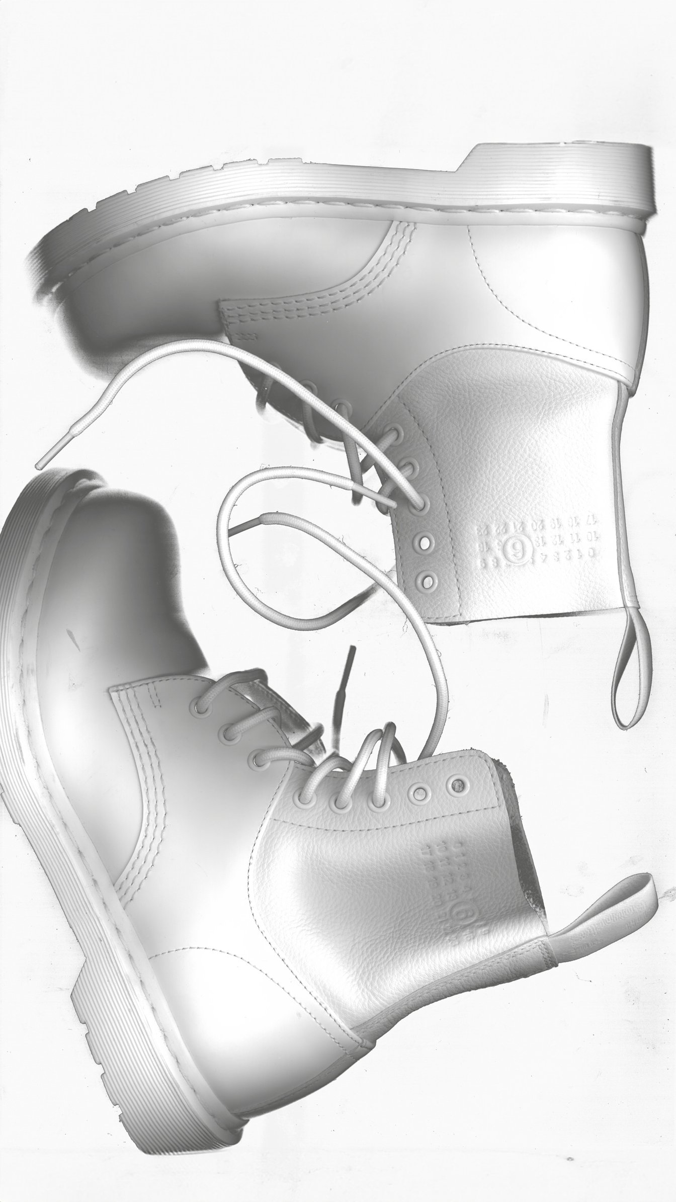 エムエム6 メゾン マルジェラ × ドクターマーチン新作 前作をオール