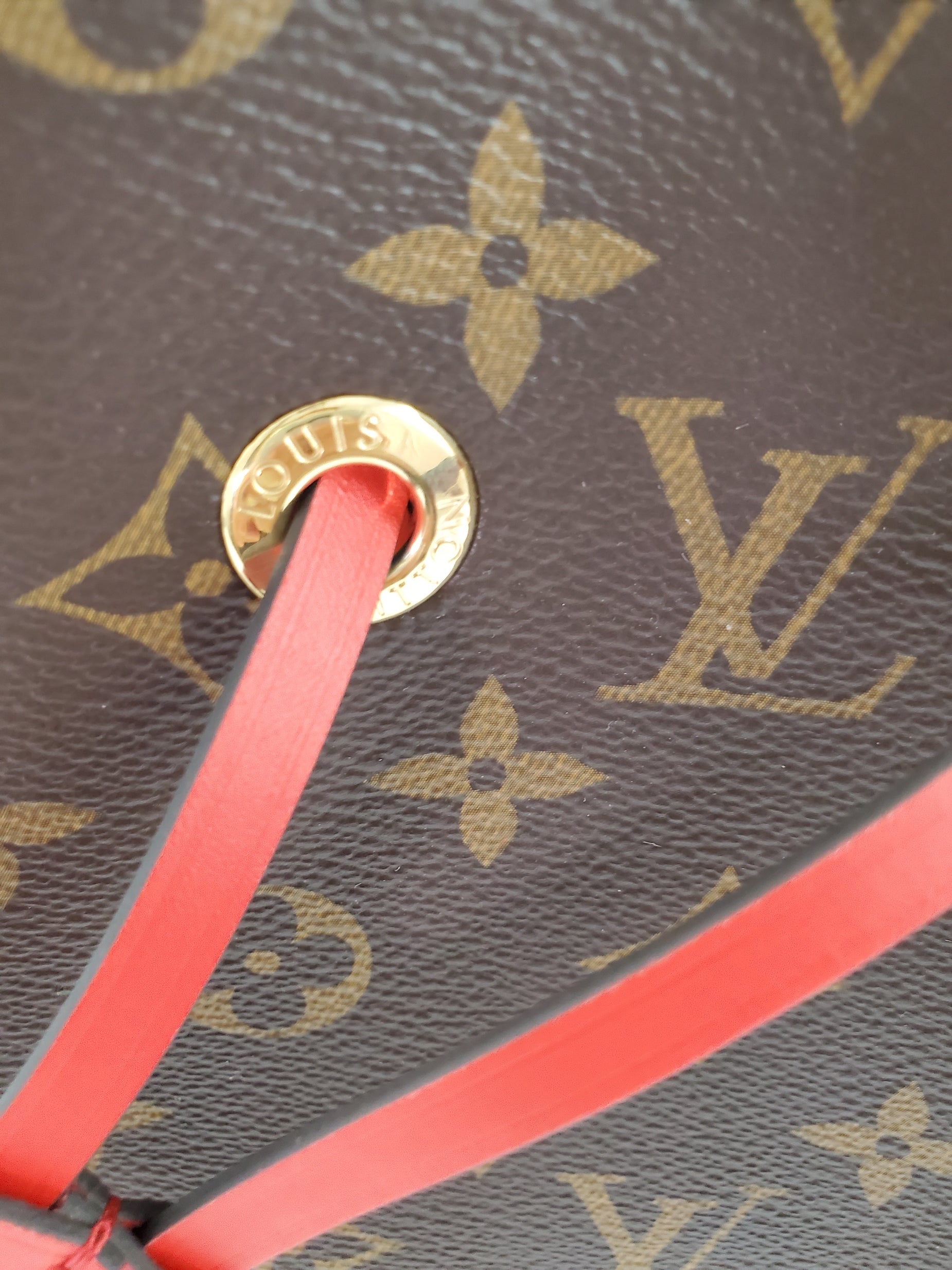 LOUIS VUITTON 2021 NeoNoe M44021 Monogram MM Red Bucket Crossbody