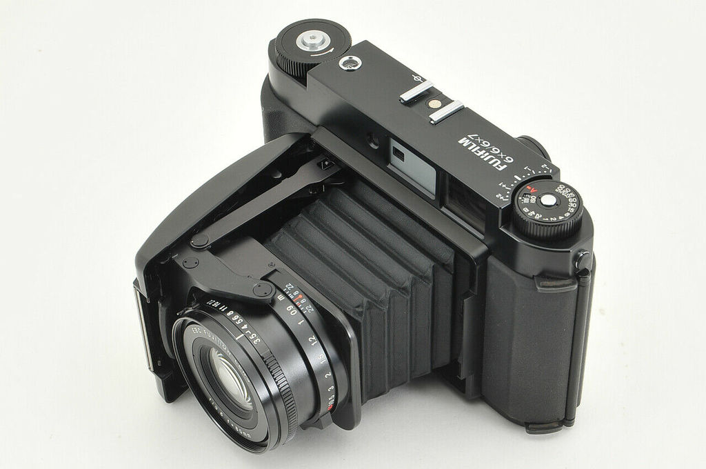 フジフィルム GF670 / GF670W｜ほぼ現行機種でも高い買取価格 | イシイ