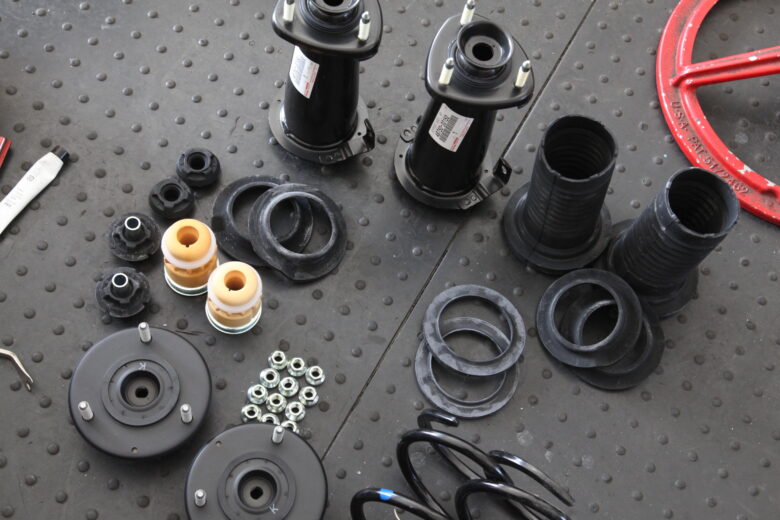 GRS200 クラウンアスリート 純正サスペンション交換 四輪アライメント