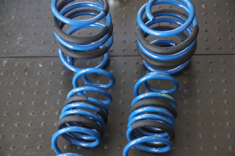 シビック FK7 SPOONダウンサス取り付け 四輪アライメント調整 - カー