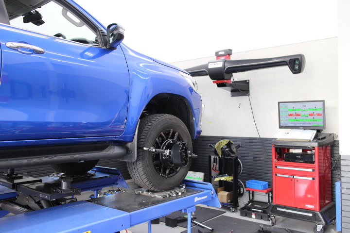 ハイラックス GUN125 JAOSブロック取り付け 四輪アライメント調整