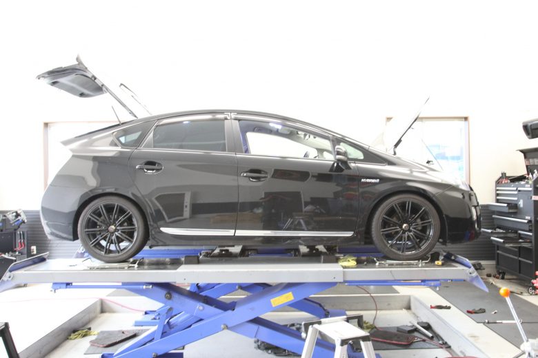 30プリウス 車高調取り付けクスコスタビライザー交換 四輪アライメント