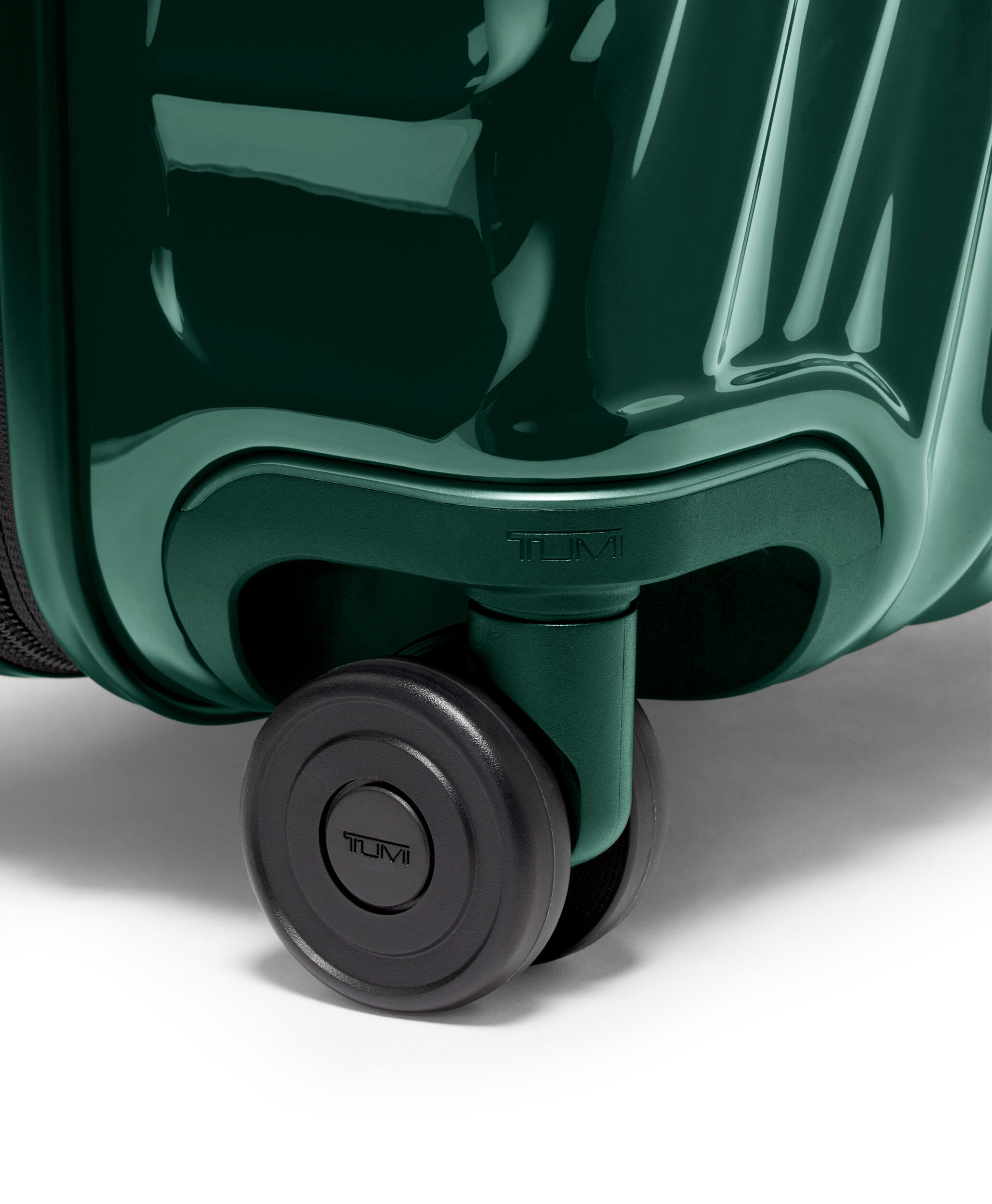 19 Degree International Expandable Carry-On 55 cm Green | TUMI Finland