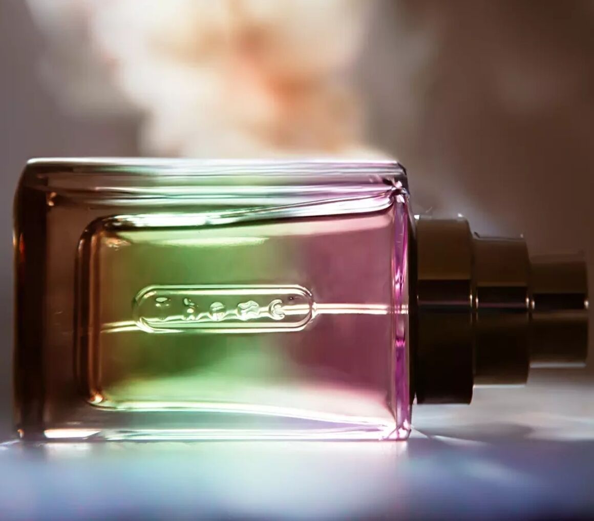 Love is coming Chapter II: A Promise of Spring by The Different