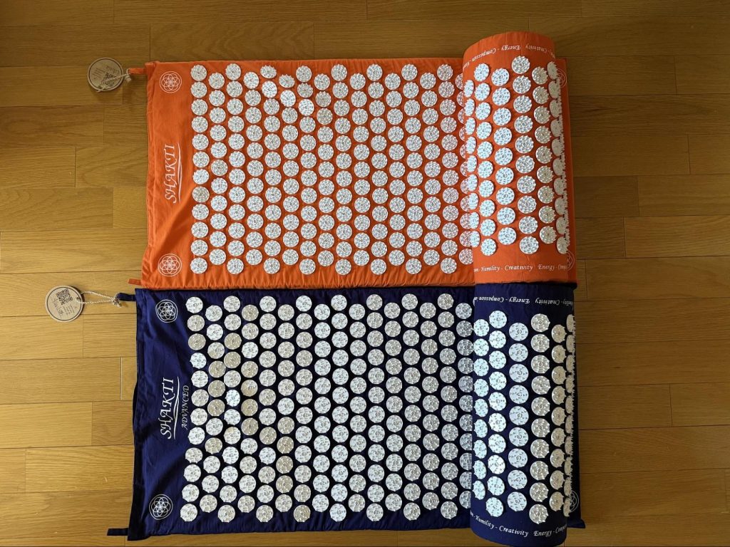 悶絶注意】シャクティマット オリジナル vs アドバンス！痛みに悶える