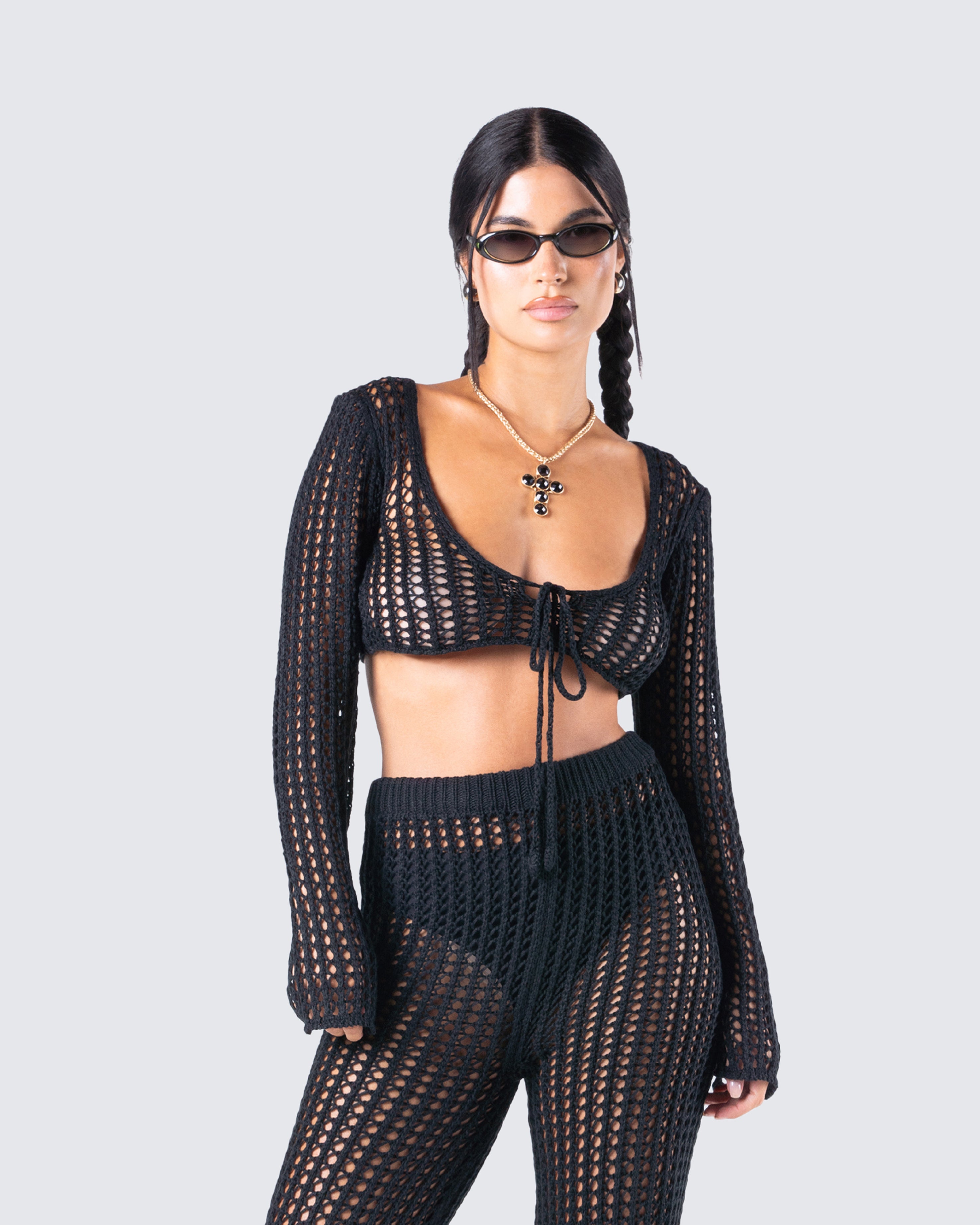 MELISSA-BLACK-CROCHET-