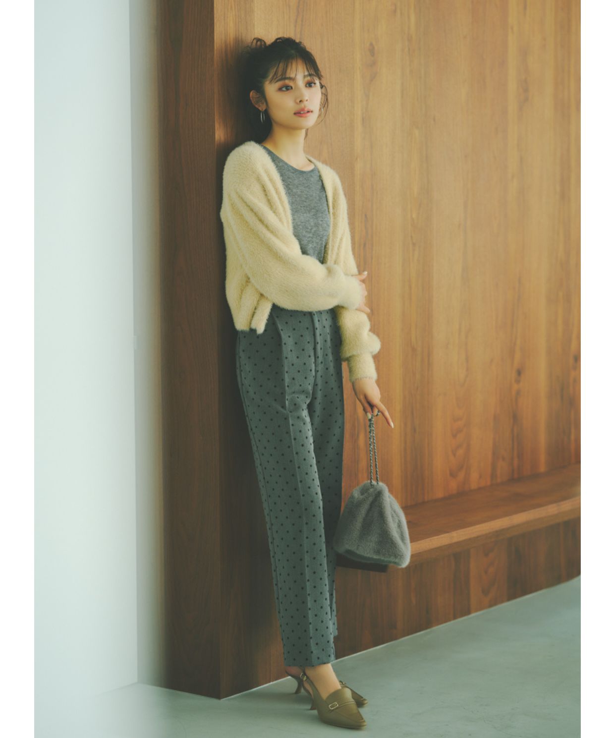 フロッキードットテーパードパンツ｜Stola.（ストラ）公式通販サイト