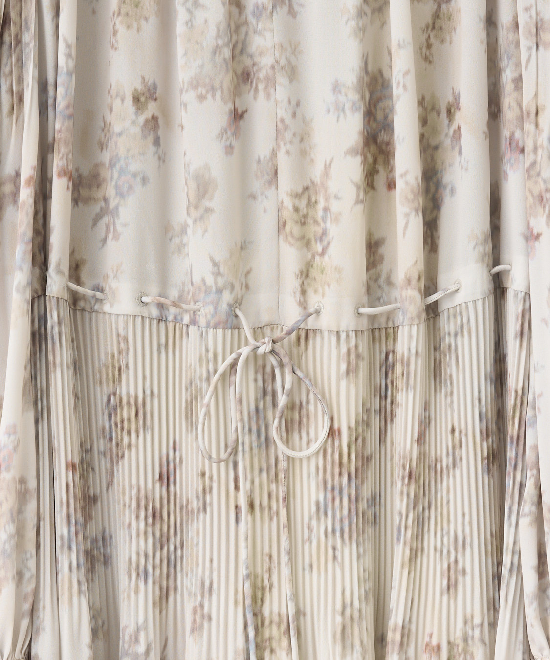 フラワープリントプリーツティアードワンピース｜PETAL ONLINE（ペタル