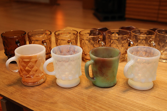 1 色とりどりのファイヤーキング - ヴィンテージ輸入食器店 3DROPS