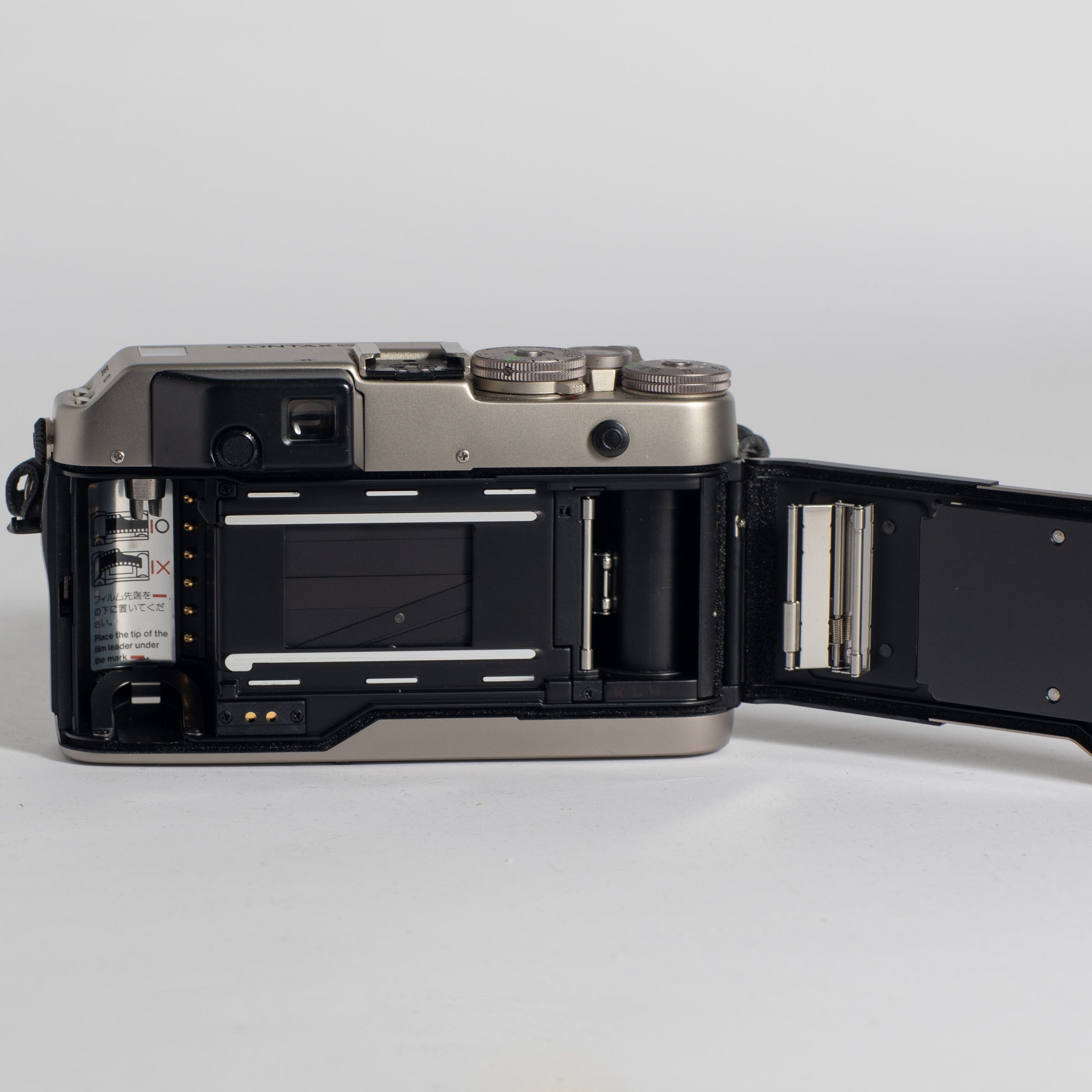 Contax G1 with Carl Zeiss 28mm f/2.8 with Lens Hood – Film Supply Club