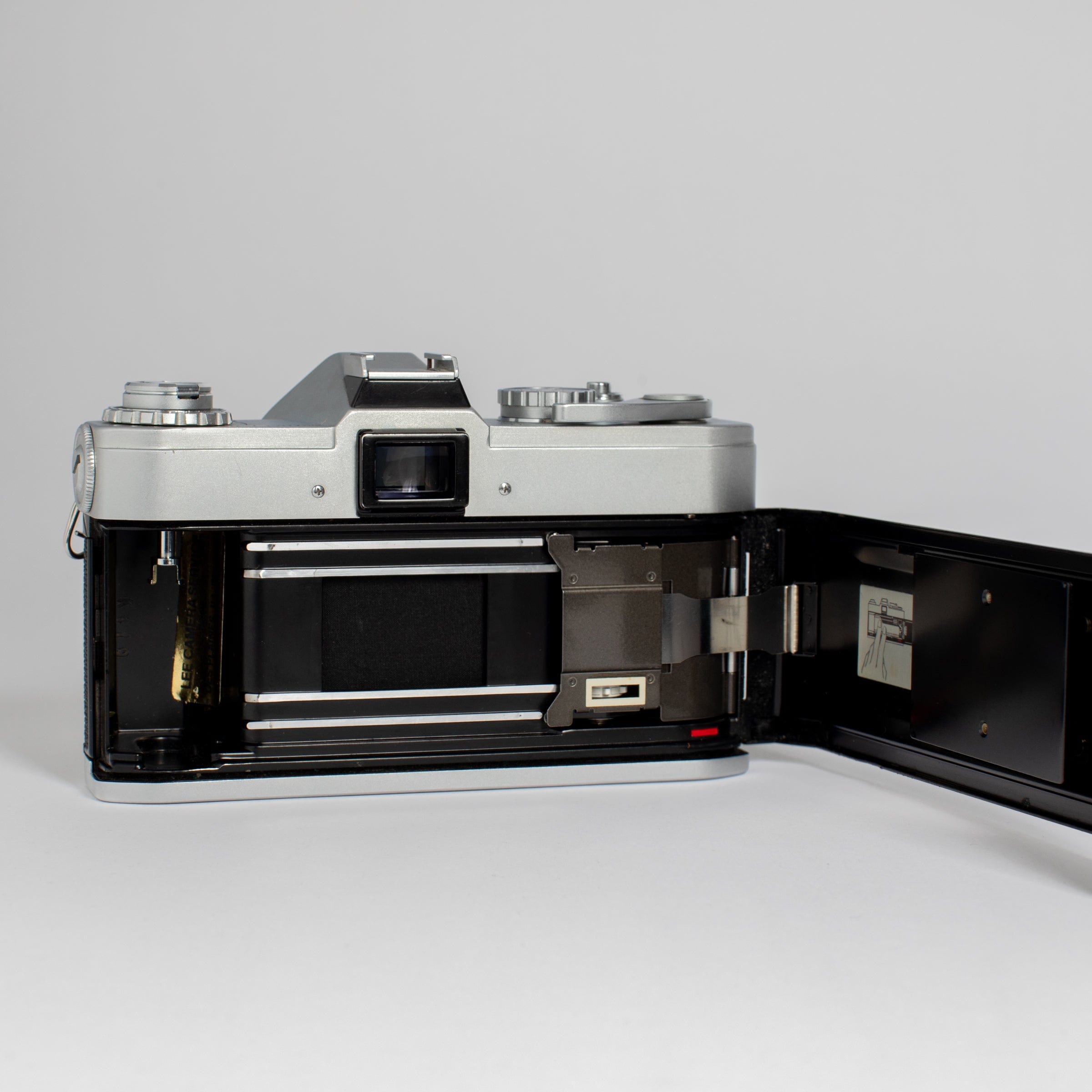 Canon Pellix QL w/ 50mm 1.8 Super-Chromatic R – Film Supply Club