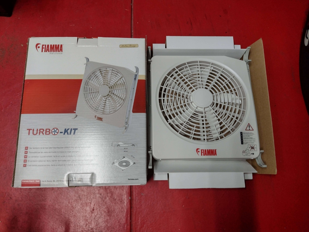 NV350 キャラバン 釣り車カスタム記録㊱ ターボキット（換気扇