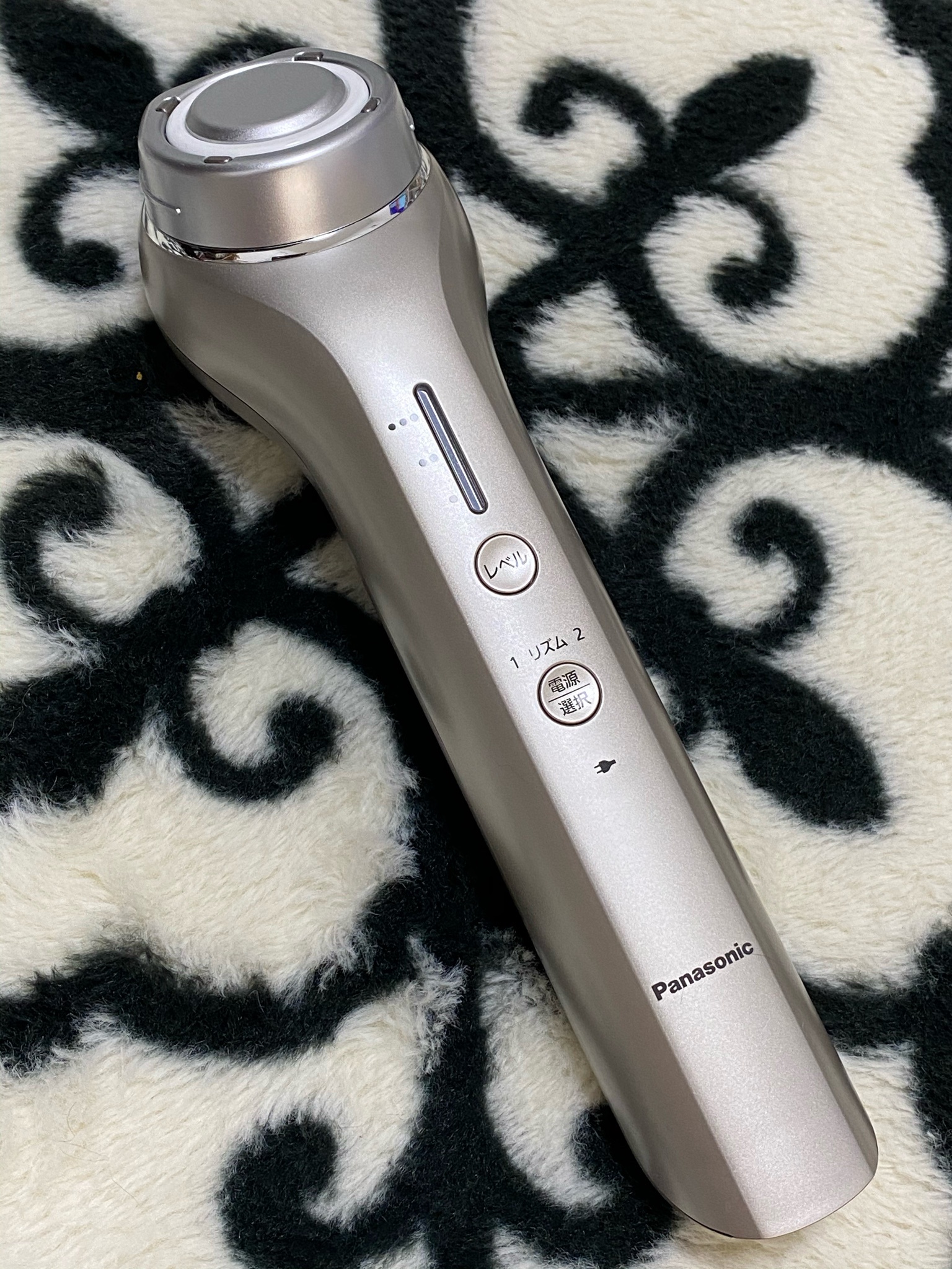 Panasonic / RF美顔器 EH-SR73 N（ゴールド調）の公式商品情報｜美容