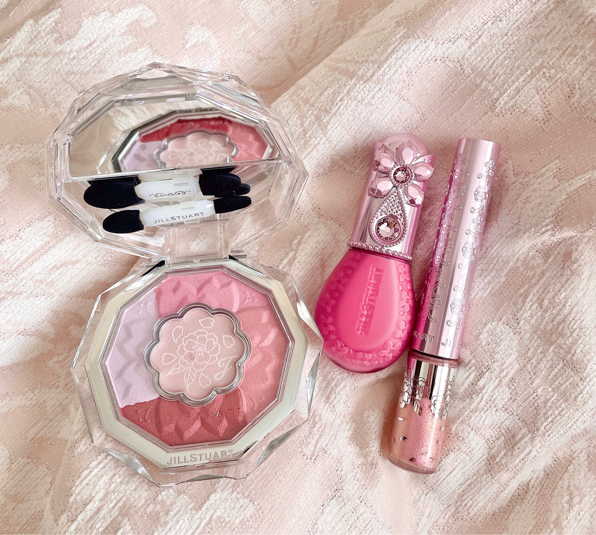 ジルスチュアート / アイダイヤモンド グリマー 06 midnight cherryの