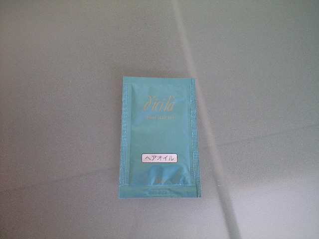 ディシラ / シャイニー ヘアオイルの公式商品情報｜美容・化粧品情報は