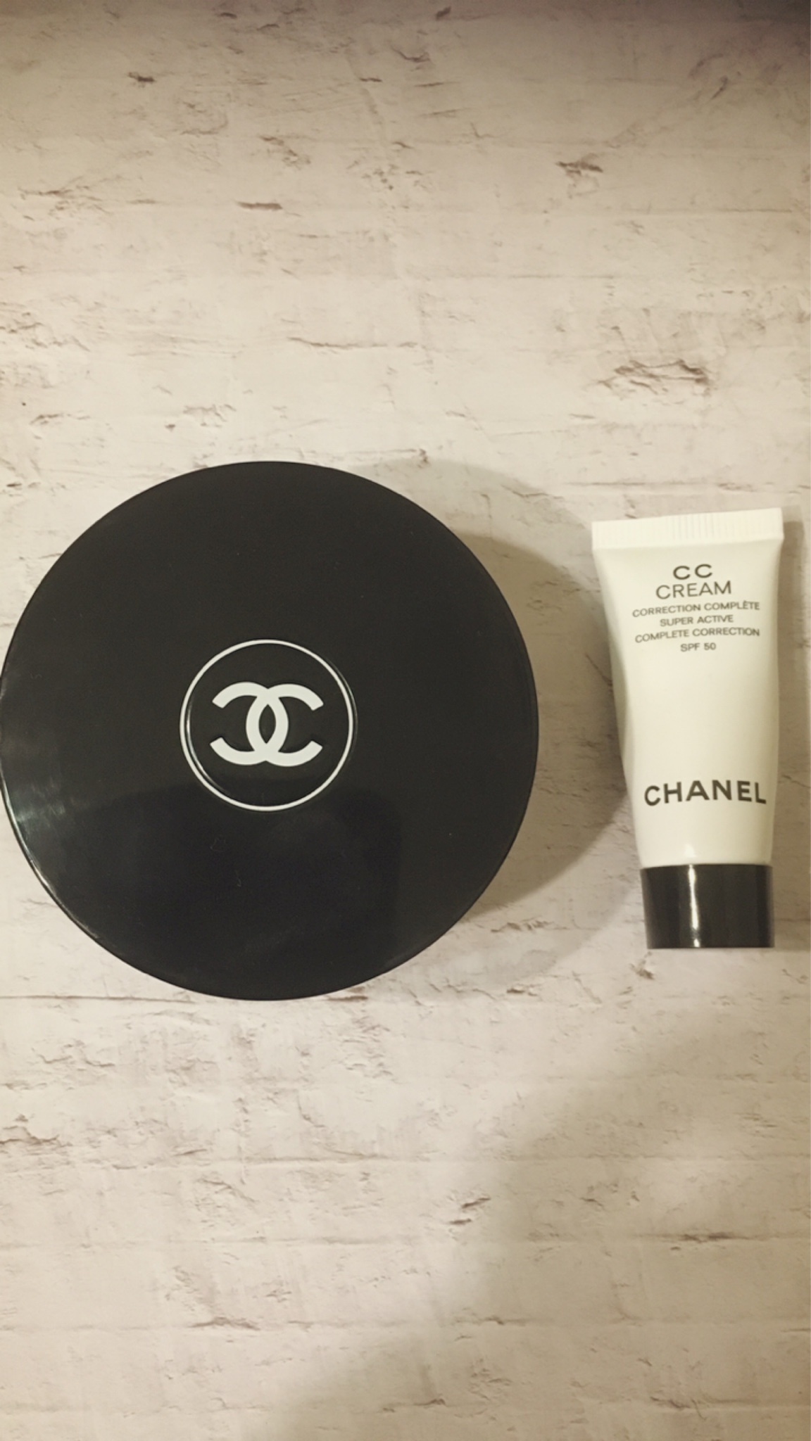 シャネル / ヴィタルミエール ルース パウダー ファンデーション N°20