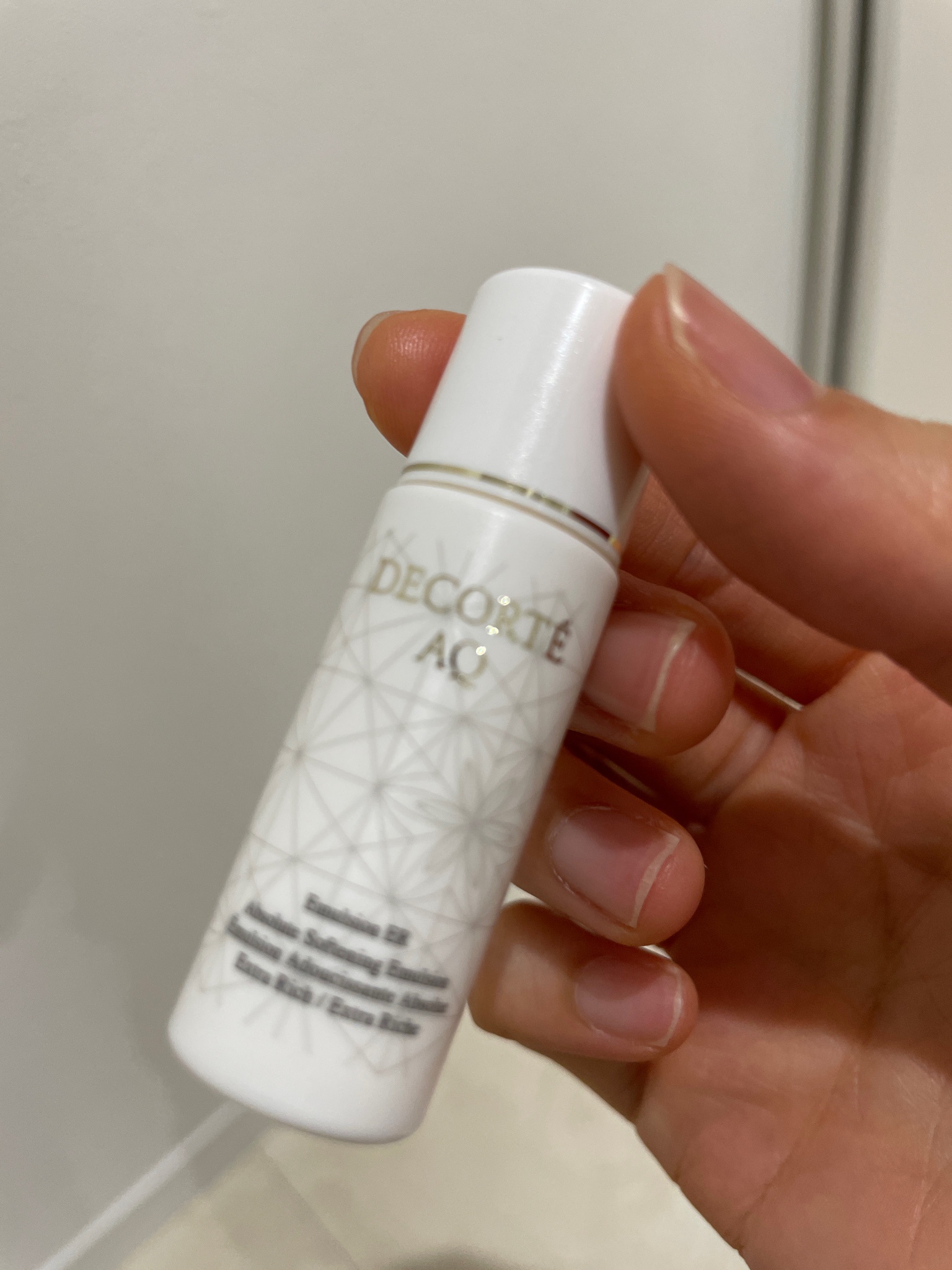 コスメデコルテ / AQ エマルジョンの公式商品情報｜美容・化粧品情報は