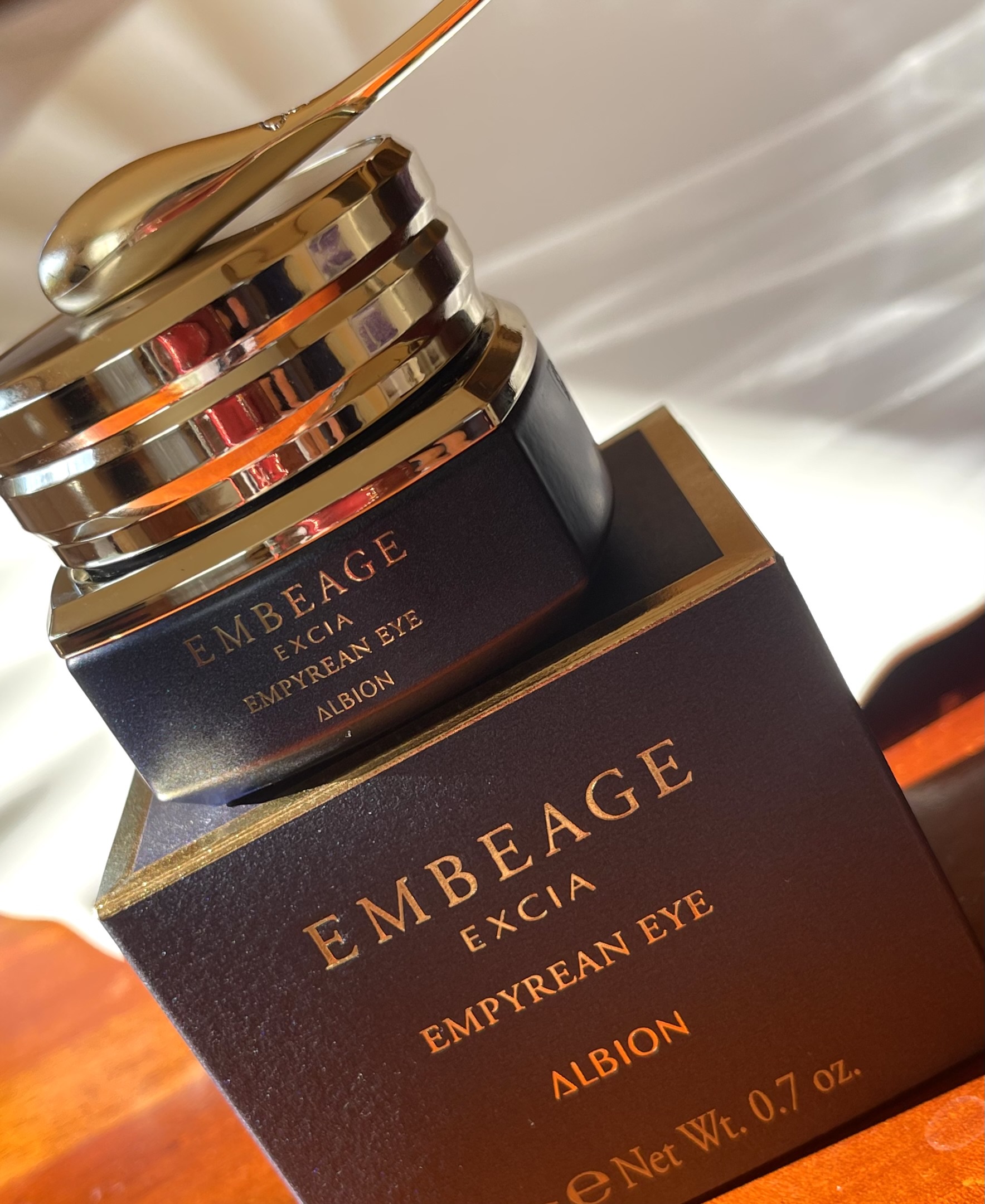 アルビオン / エクシア アンベアージュ エンピリアン アイの公式商品