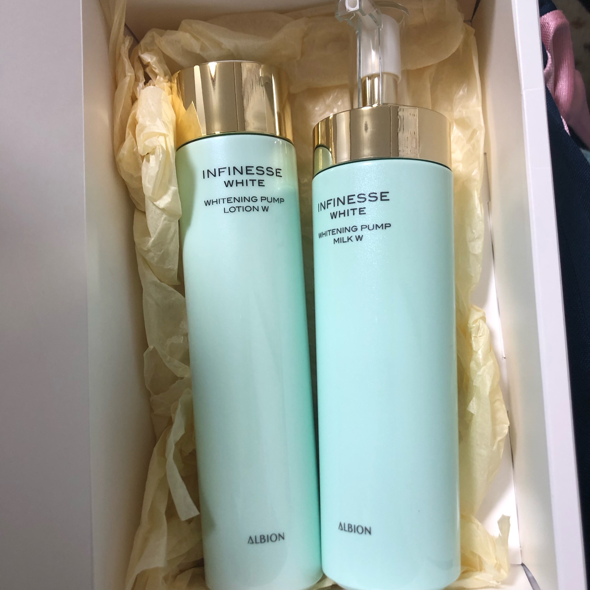 アルビオン / アンフィネスホワイト ホワイトニング パンプ ローション