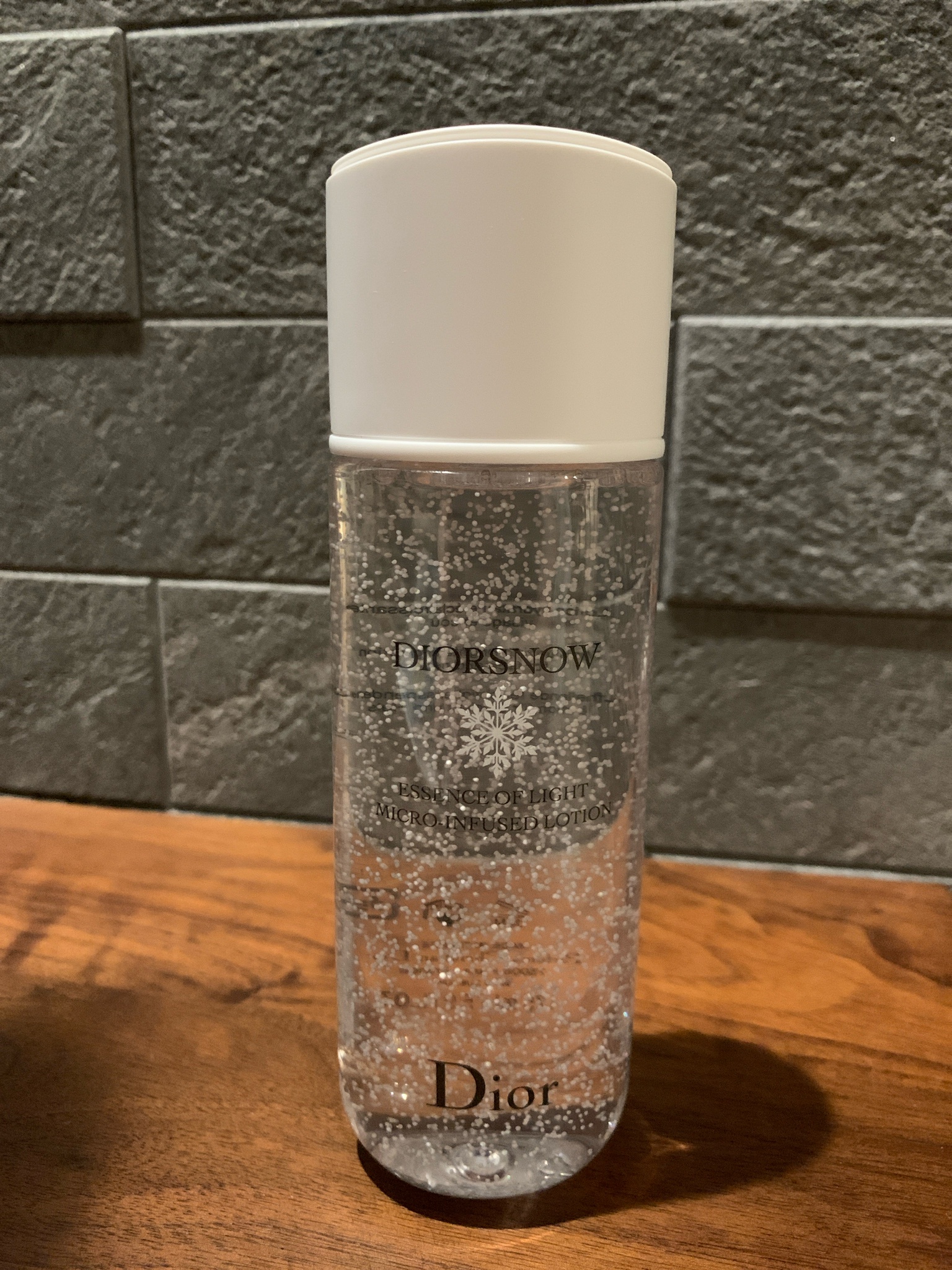 ディオール / ディオール スノー エッセンス オブ ライト マイクロ