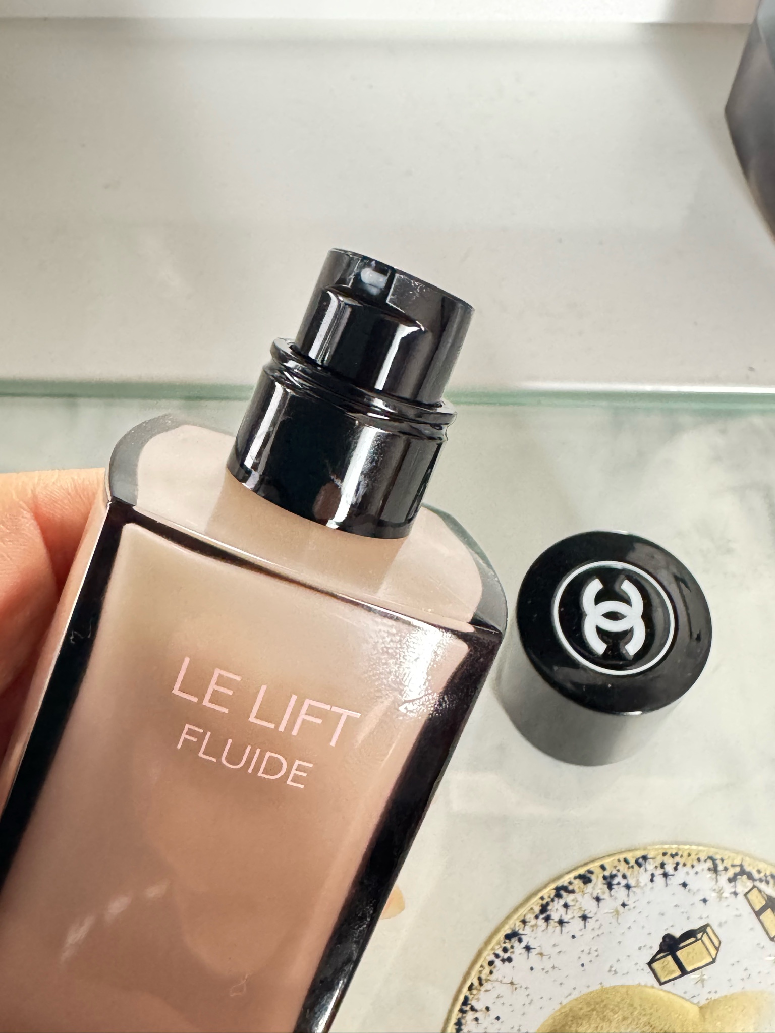 シャネル / ル リフト フリュイドの公式商品情報｜美容・化粧品情報は