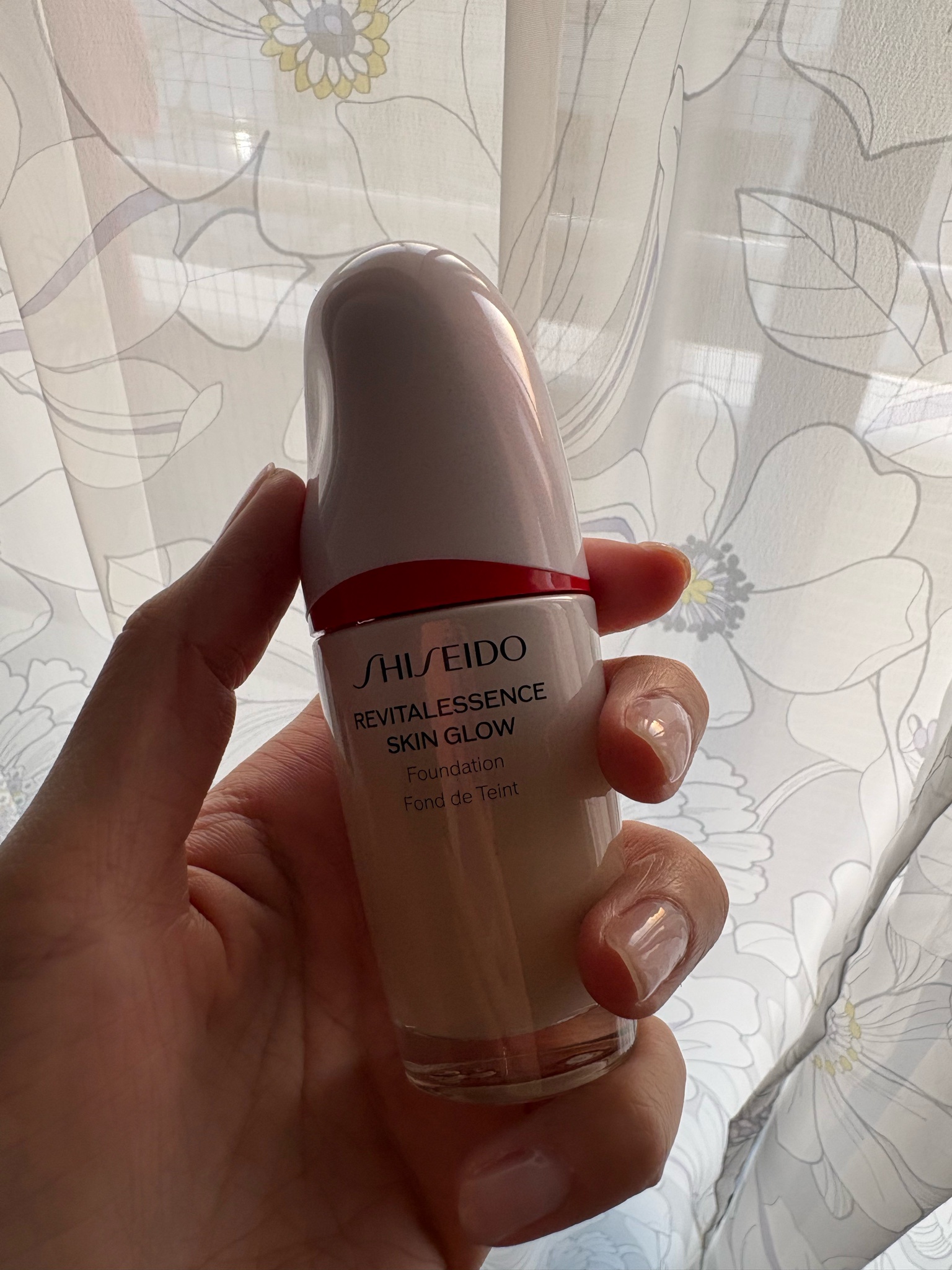 SHISEIDO / エッセンス スキングロウ ファンデーション 130 Opalの公式