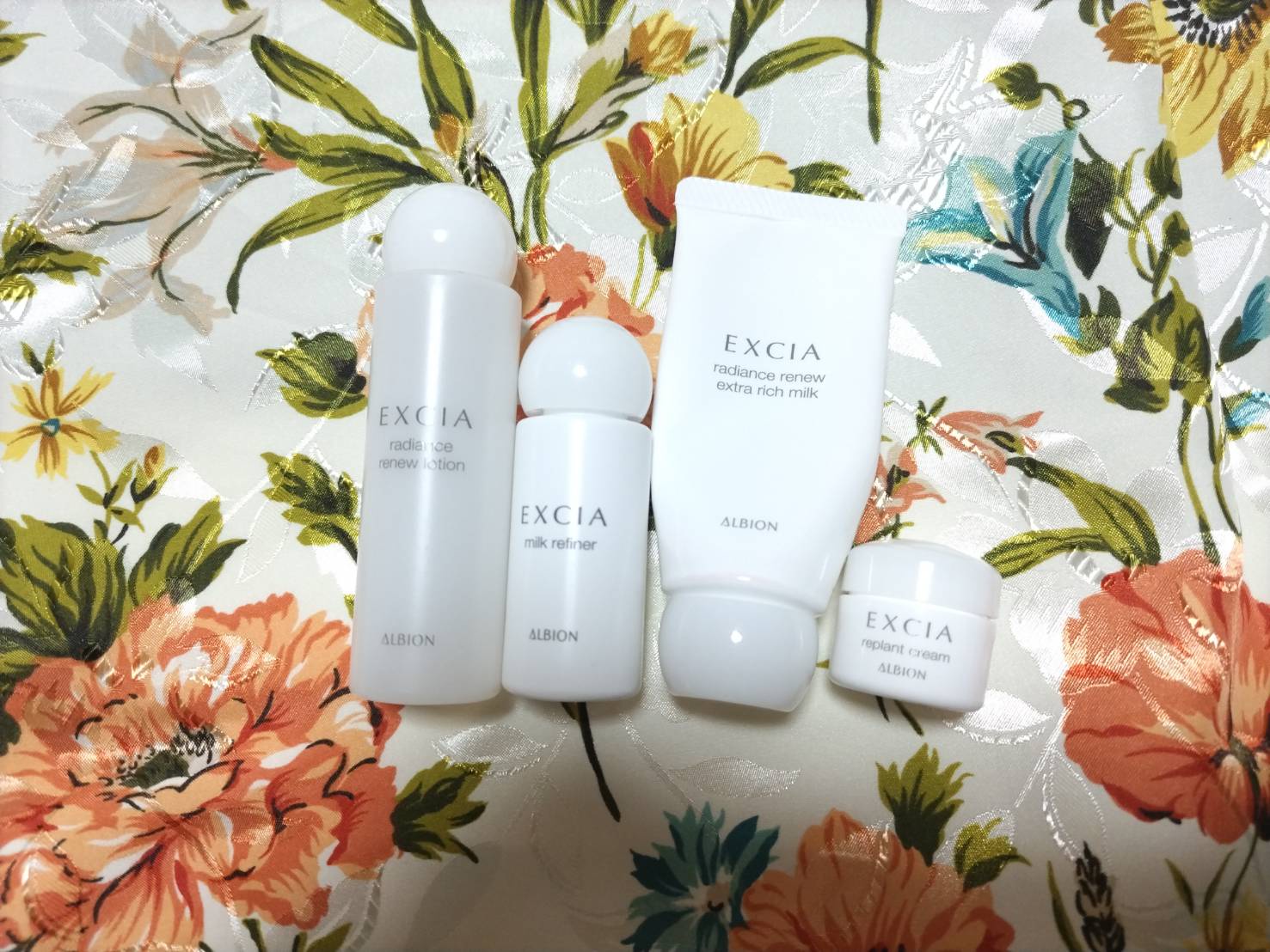 アルビオン / エクシア ラディアンスリニュー ローションの公式商品