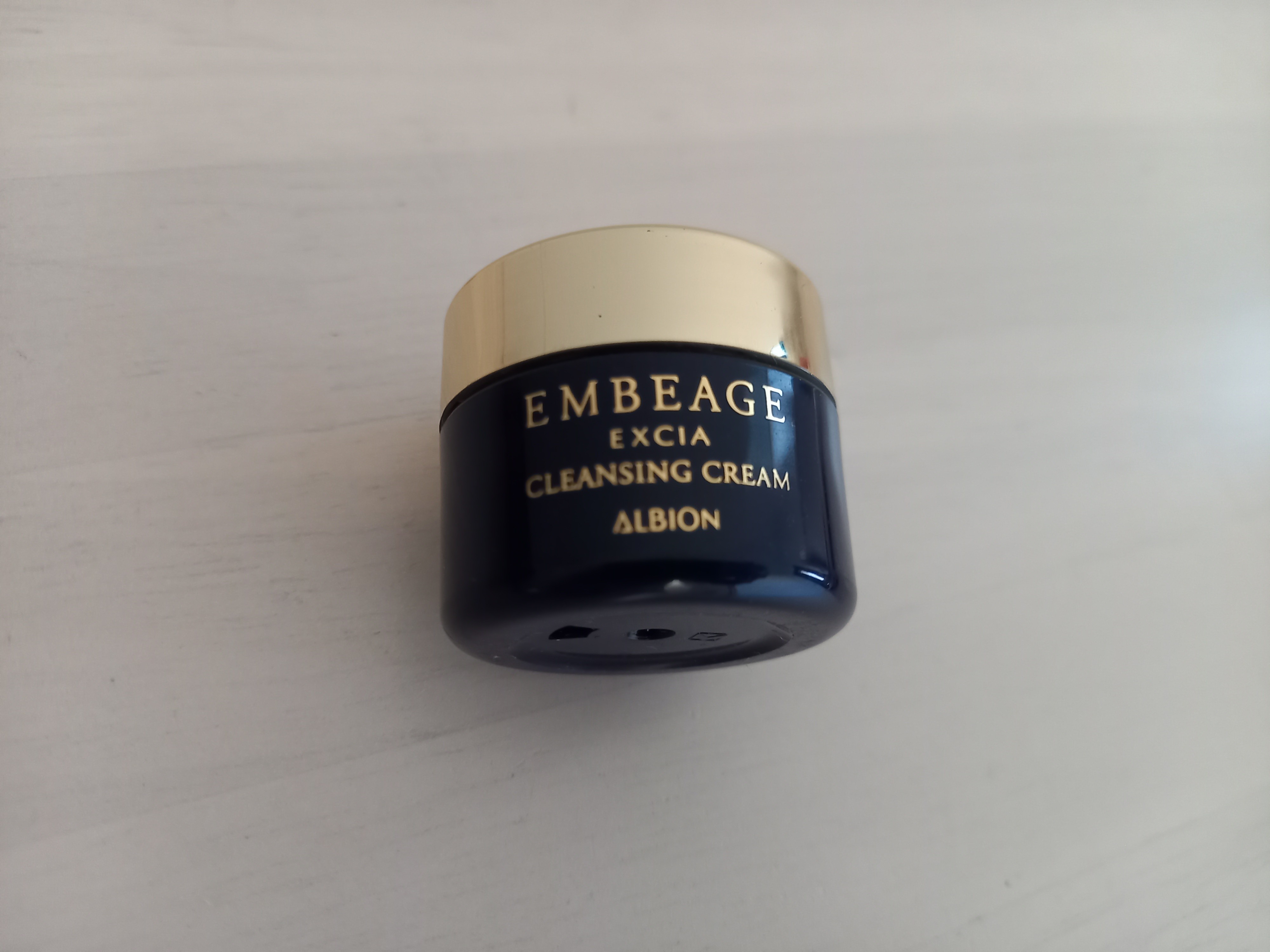 アルビオン / エクシア アンベアージュ クレンジングクリームの公式