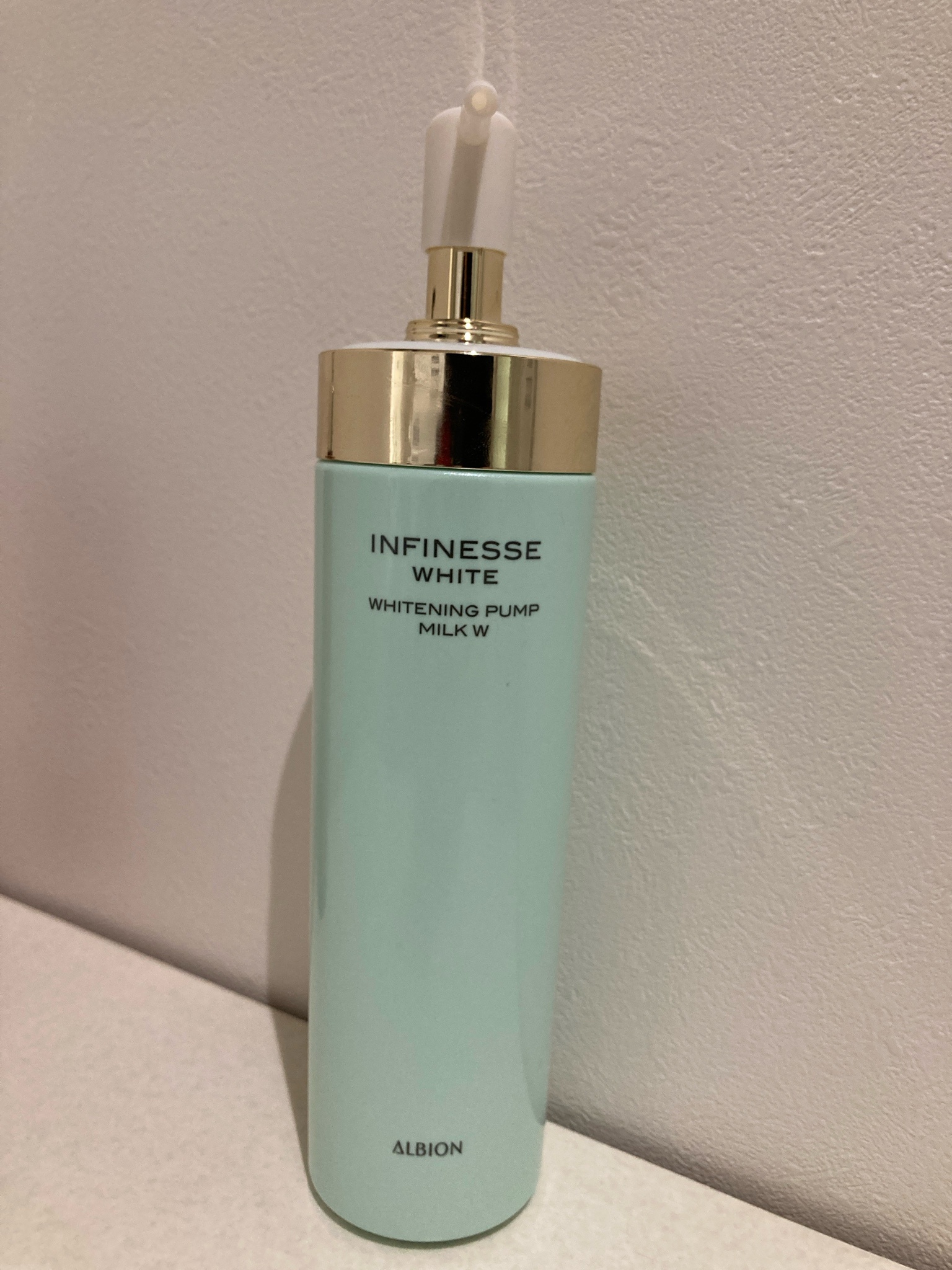 アルビオン / アンフィネスホワイト ホワイトニング パンプ ミルク W