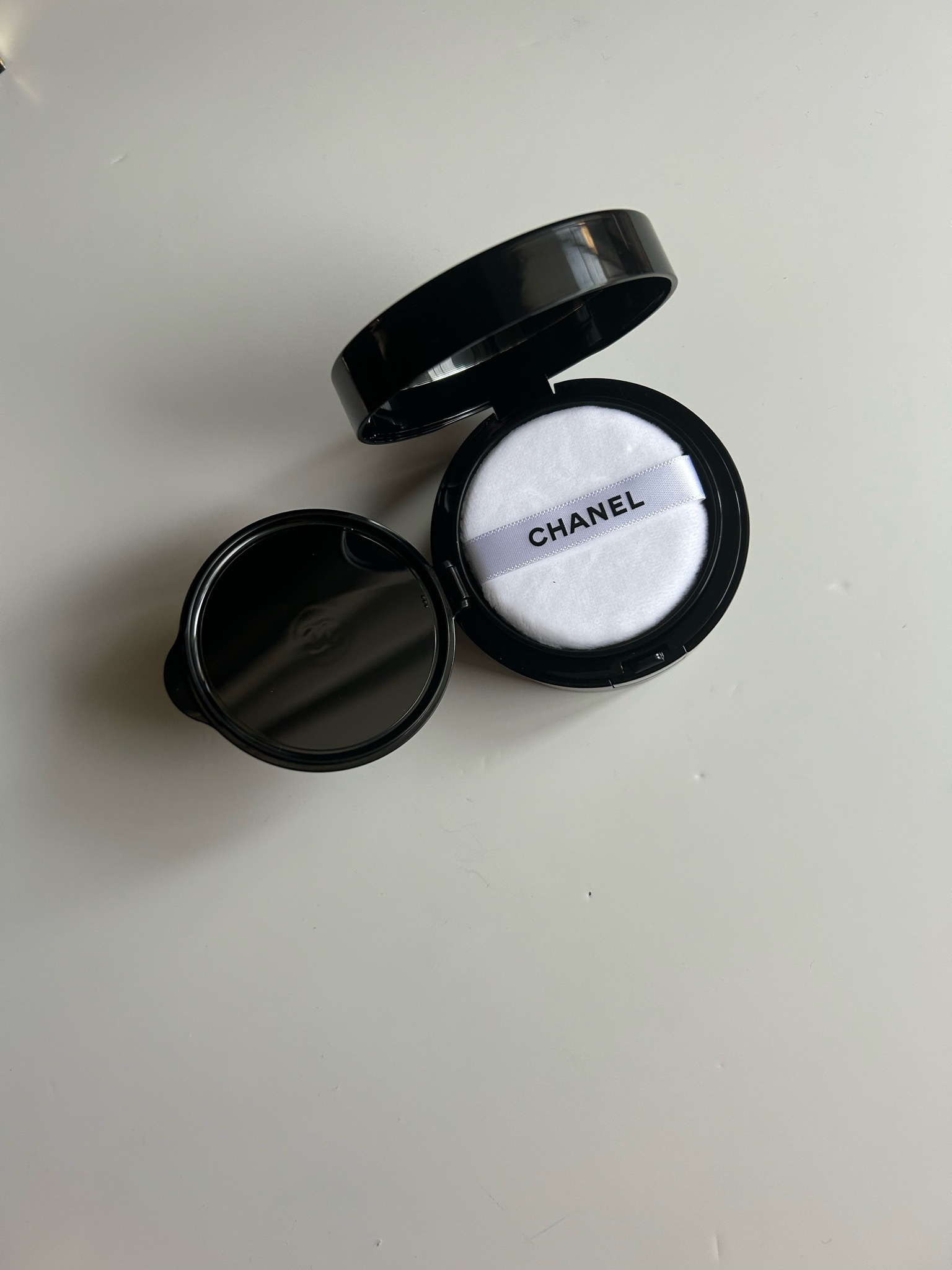 シャネル / プードゥル ユニヴェルセル リーブル オン-ザ-ゴーの公式