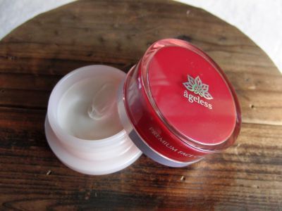 ageless(アージュレス) / プレミアムフェイスクリームの公式商品情報
