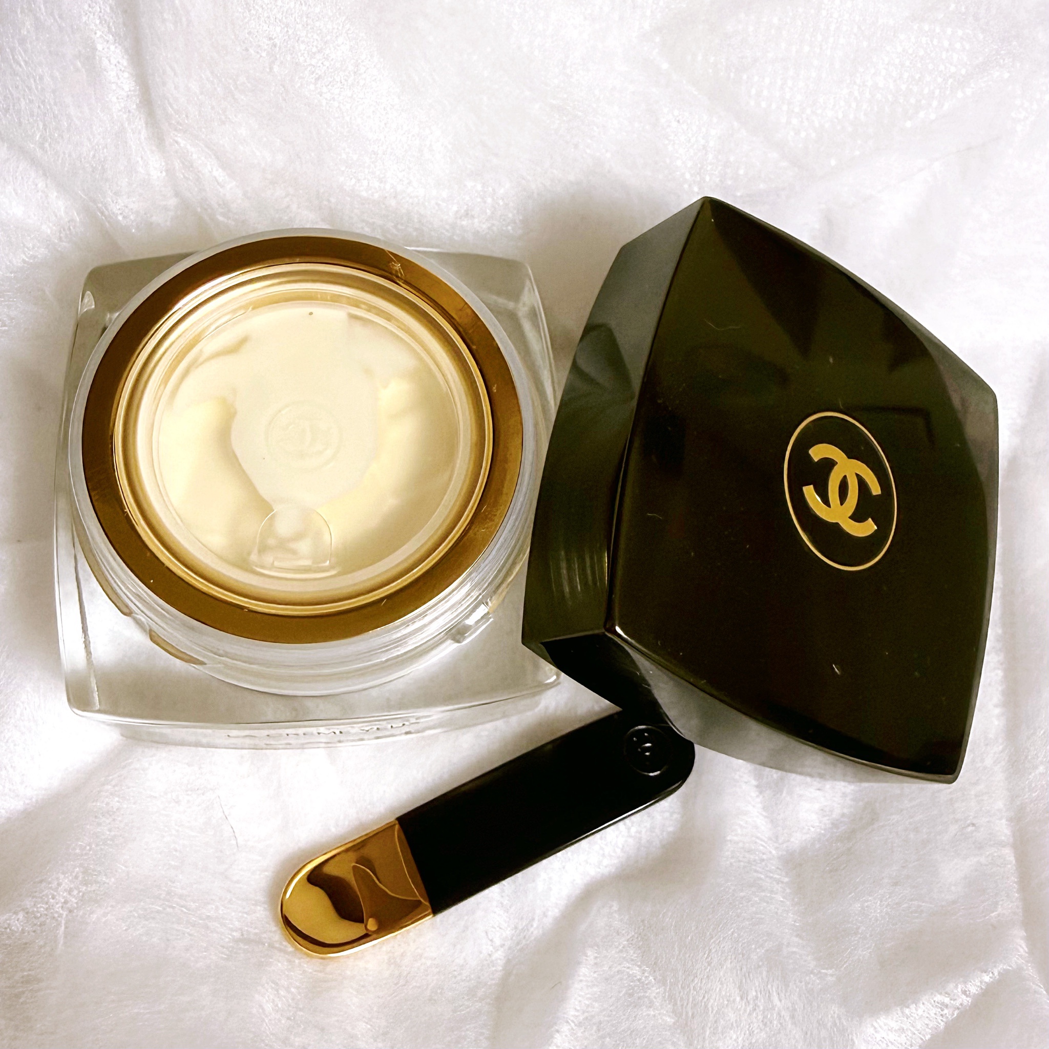 シャネル / サブリマージュ ラ クレーム ユーの公式商品情報｜美容