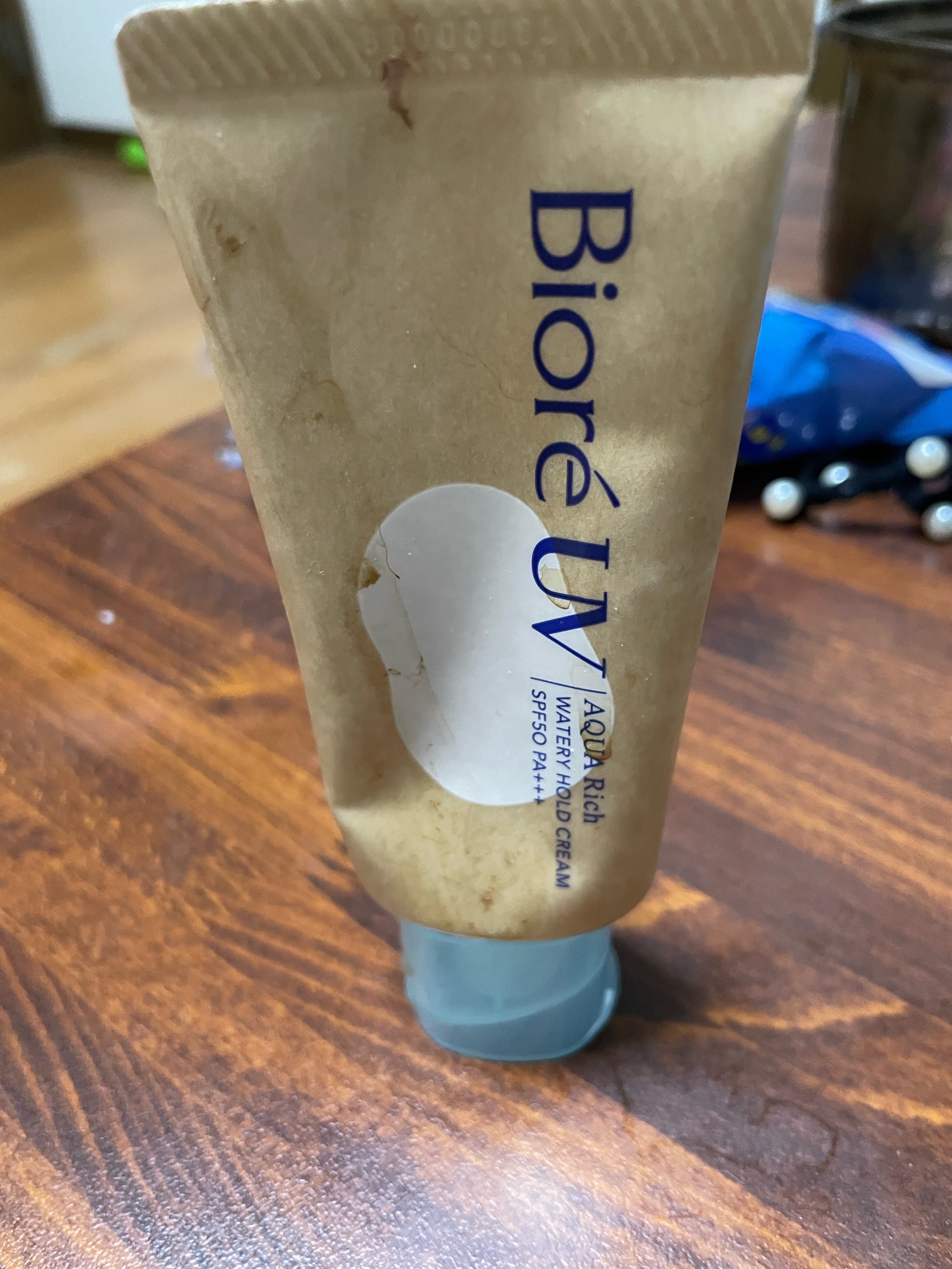 ビオレ / ビオレUV アクアリッチ ウォータリーホールドクリーム(旧