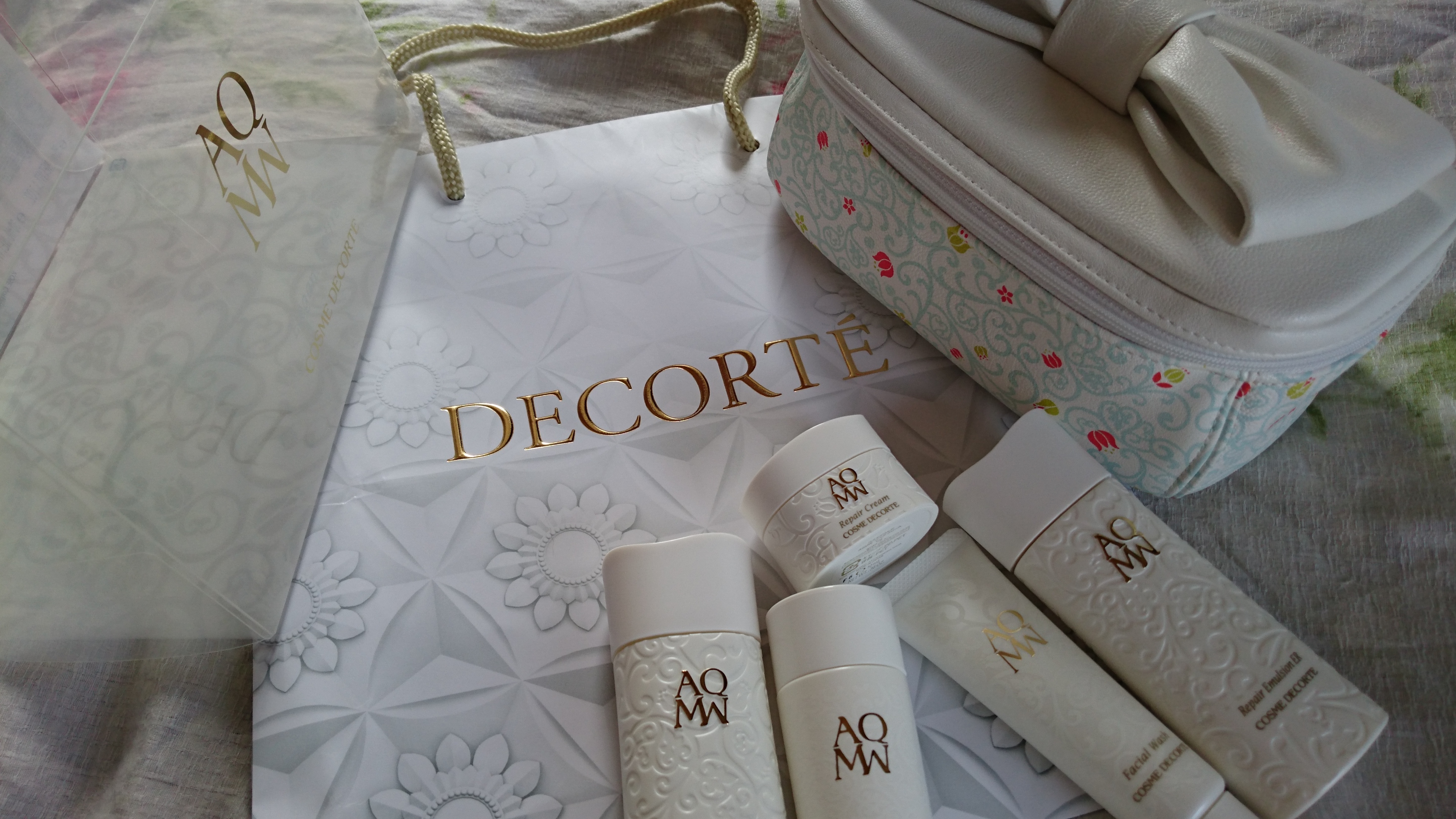 コスメデコルテ / AQ ミリオリティ ラグジュリアス コフレの公式商品