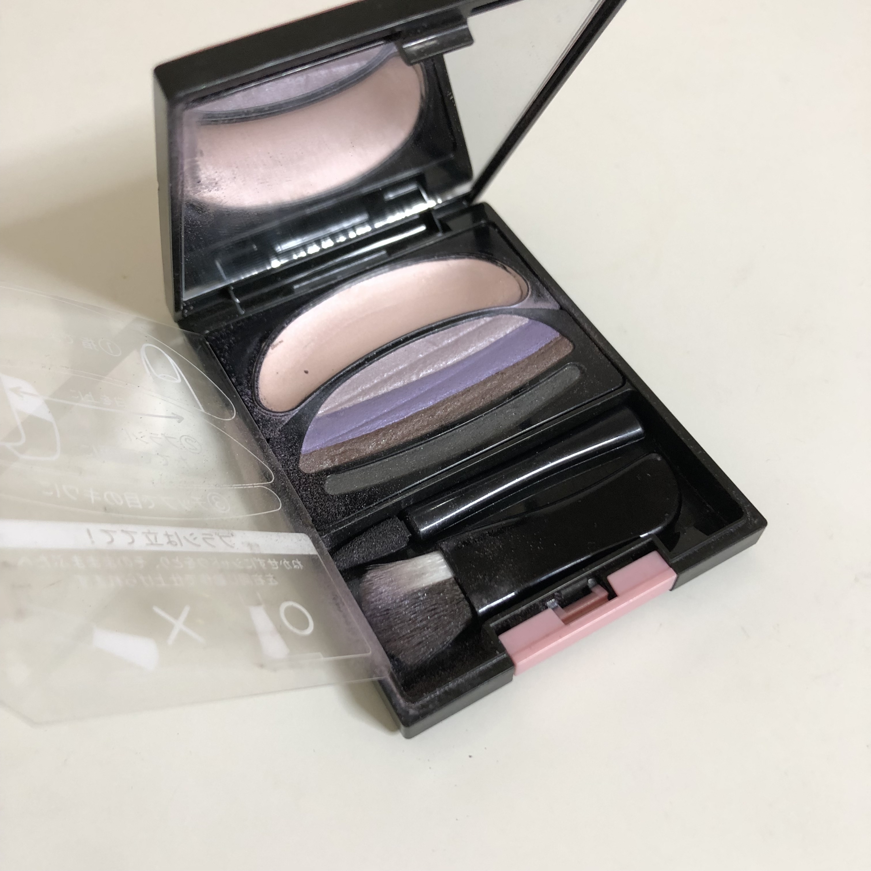 オーブ クチュール / ブラシひと塗りシャドウ 563 パープル系の公式