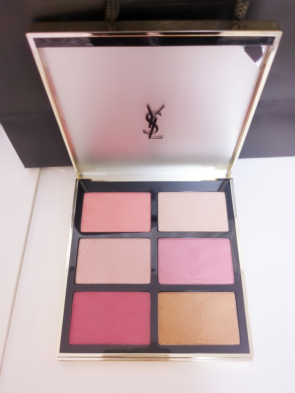 イヴ・サンローラン / クチュール フェイス パレットの公式商品情報