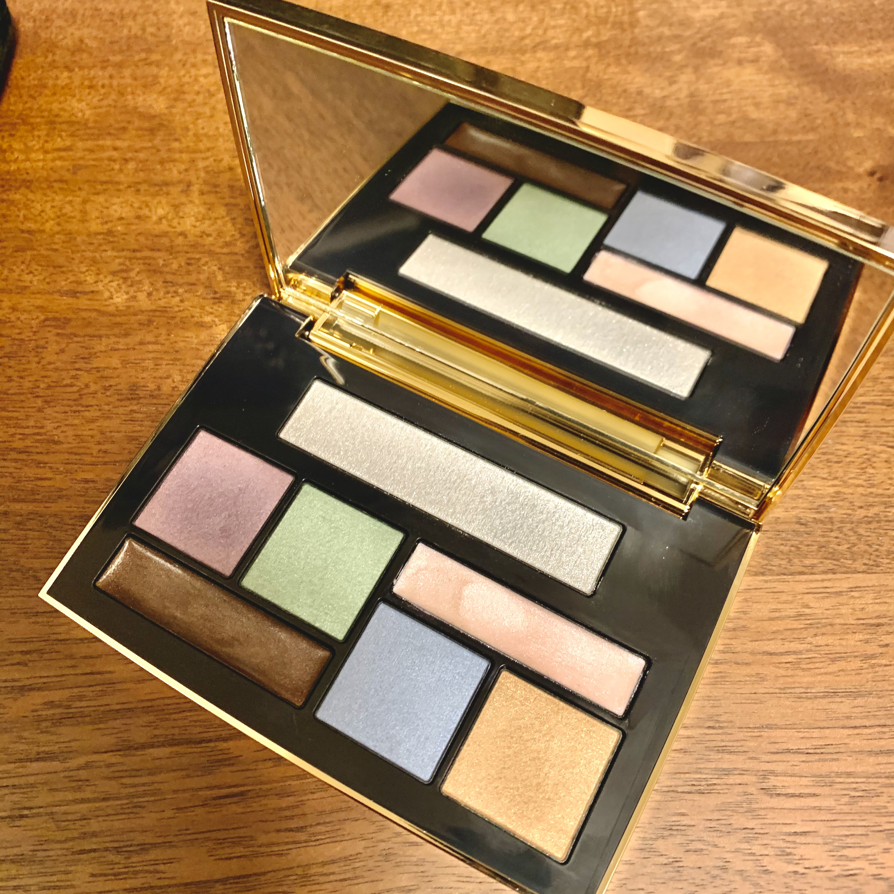 Amplitude(アンプリチュード) / アイカラーパレット ホリデー