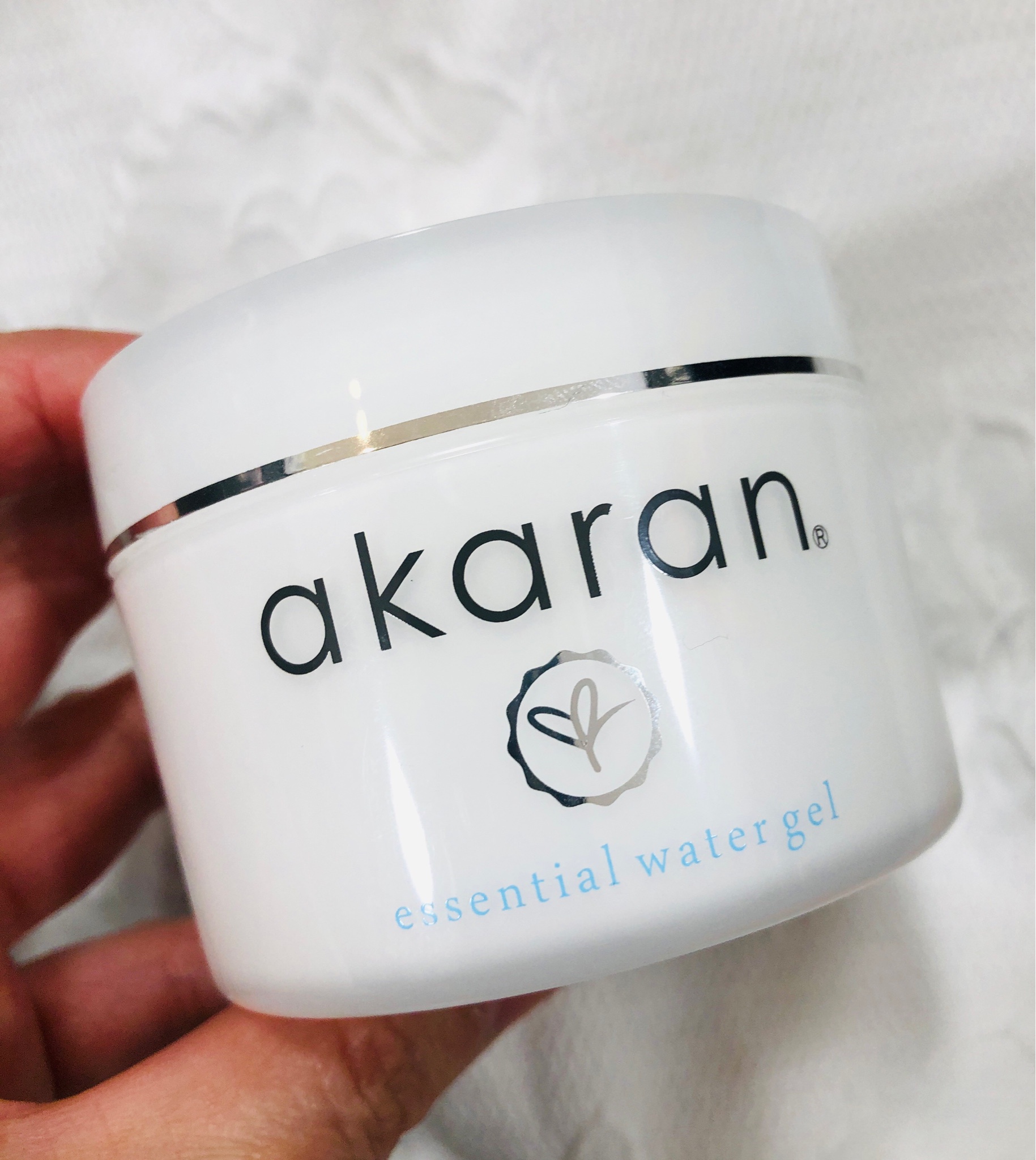 アカラン / エッセンシャル ウォータージェルの公式商品情報｜美容