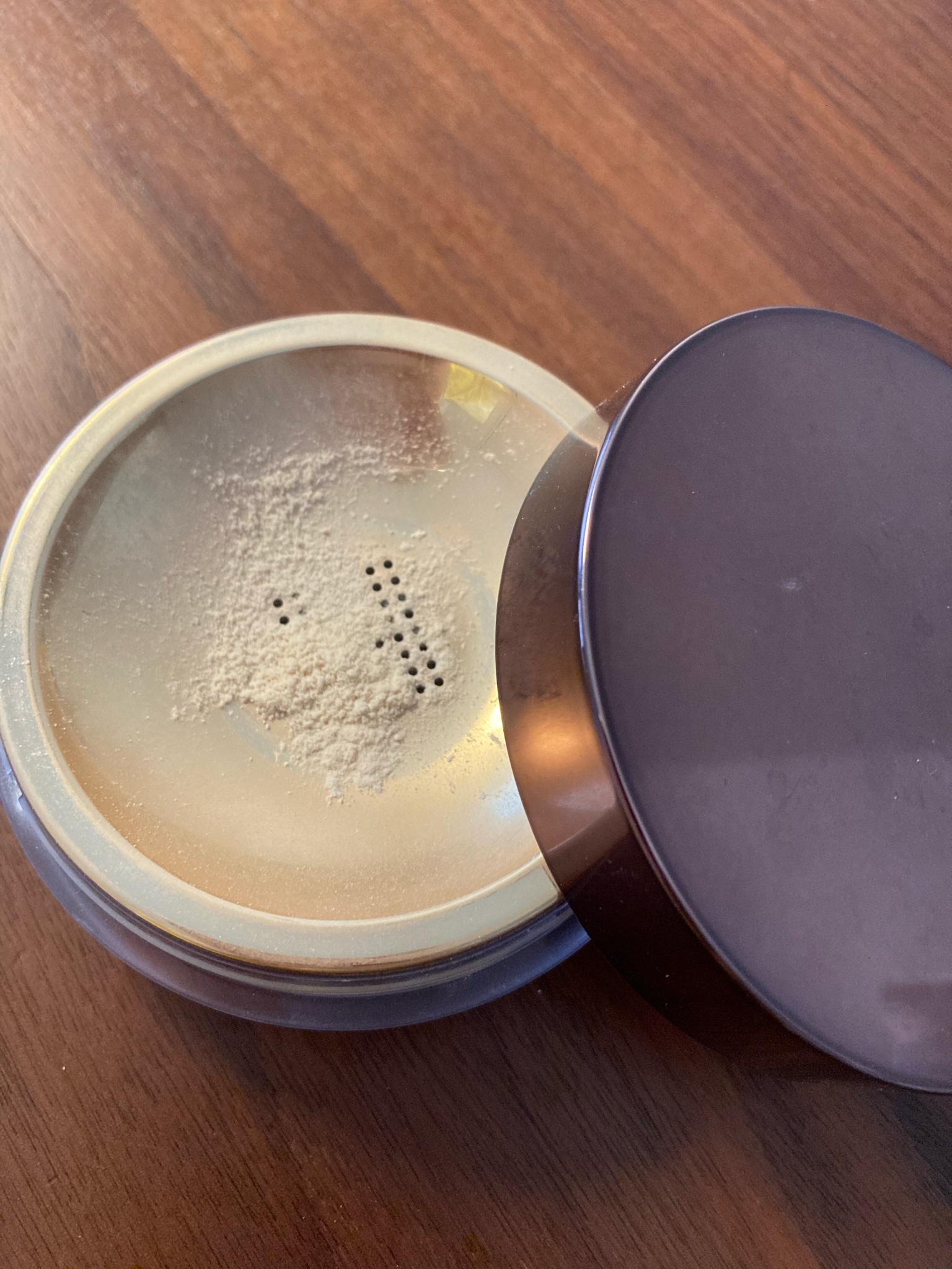 Hourglass / Veil Translucent Setting Powderの商品情報｜美容